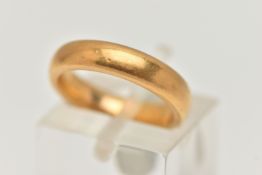 A 22CT GOLD BAND RING, a polished band ring, approximate width 4mm x depth 2mm, hallmarked 22ct