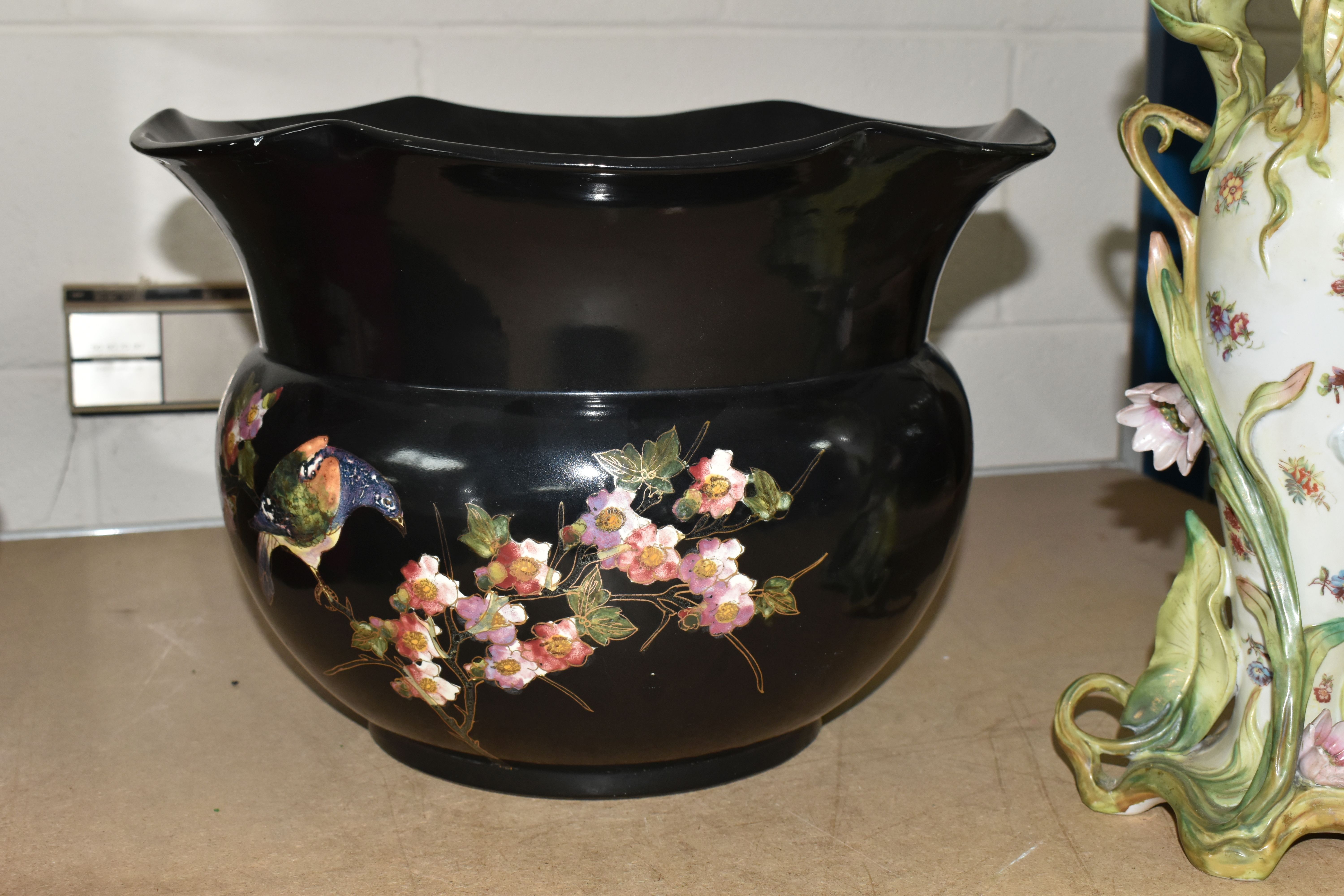 A LARGE BRETBY POTTERY JARDINIERE/PLANTER, decorated with pink and gilt floral design on a black - Image 7 of 9