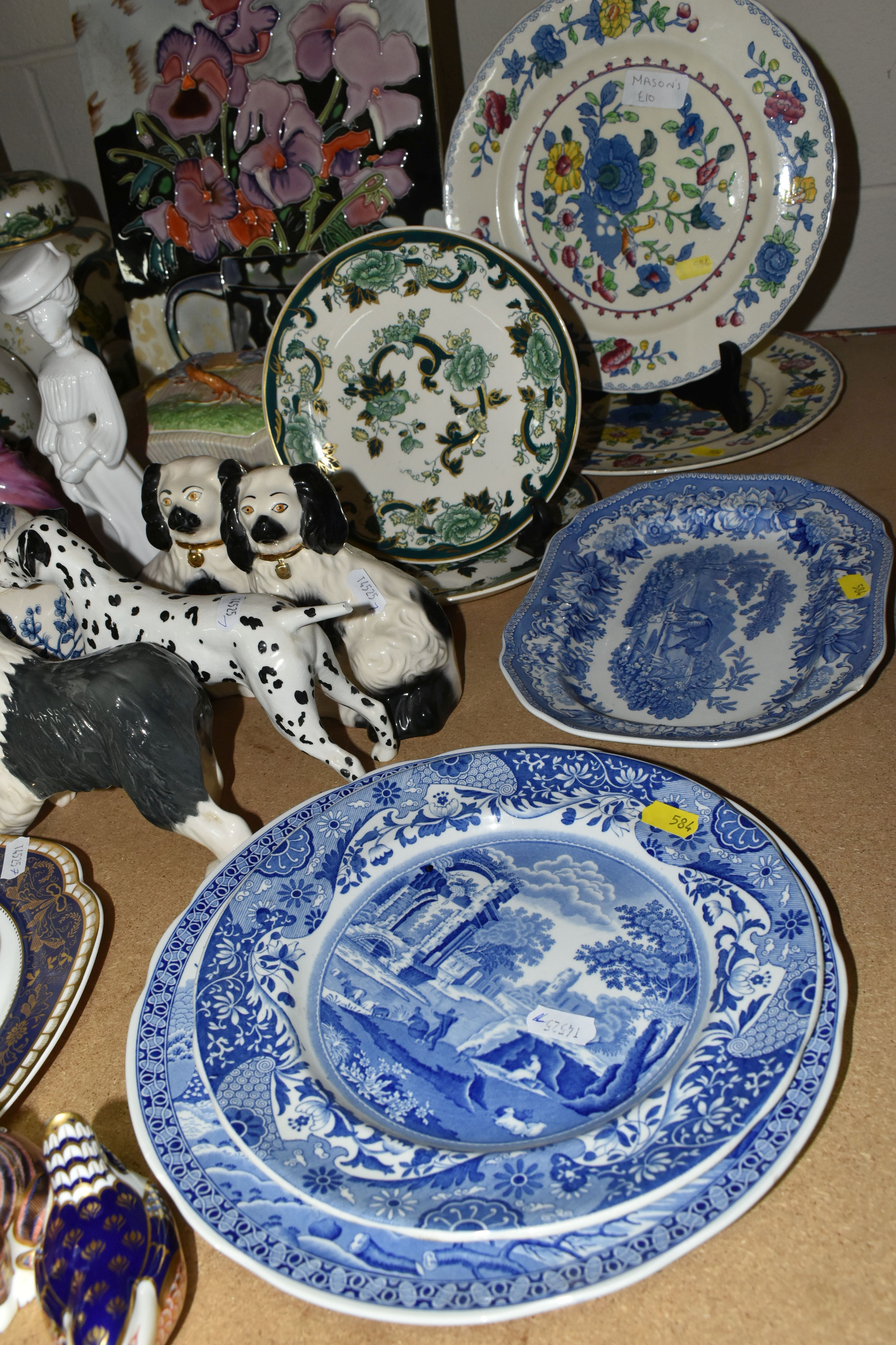 A GROUP OF ROYAL CROWN DERBY, ROYAL DOULTON, MASONS IRONSTONE, BESWICK AND OTHER CERAMICS, ETC, - Image 2 of 8