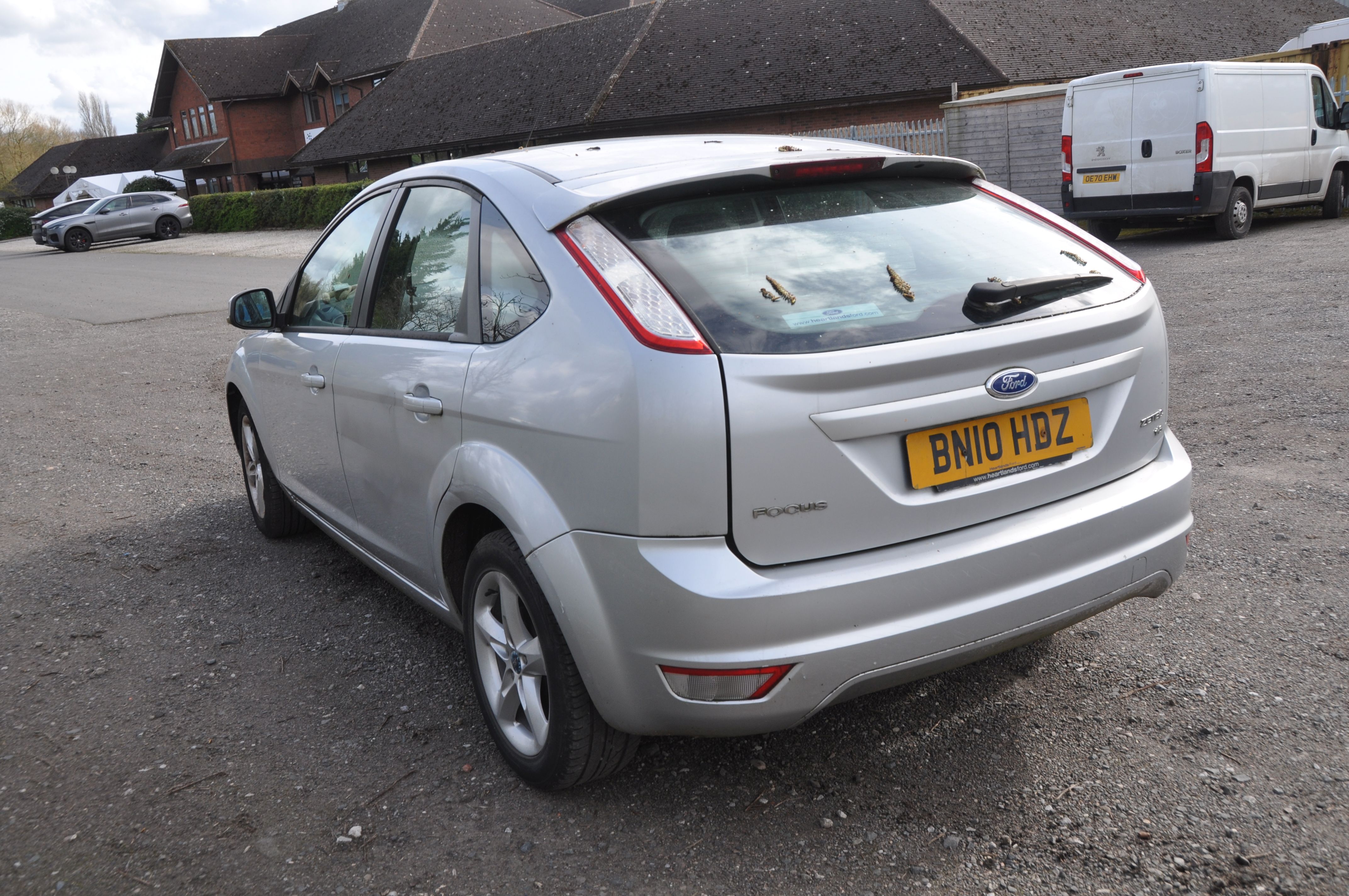 A 2010 FORD FOCUS ZETEC 100 5 door HATCHBACK in silver, first registered 23/07/2010 under number - Image 3 of 14