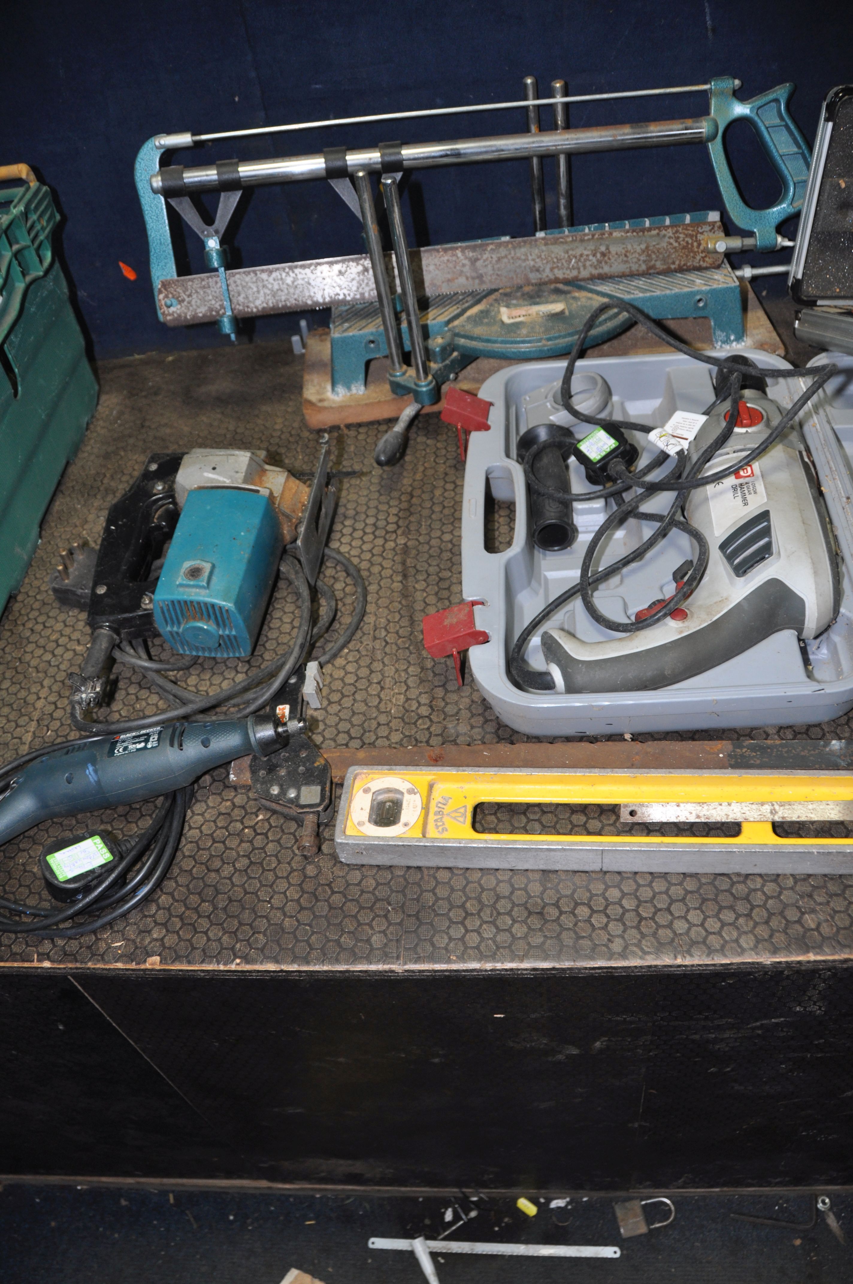 TWO TRAYS CONTAINING POWER AND HAND TOOLS including 110volt Makita jigsaw and a Duplex knibbler ( - Image 3 of 4