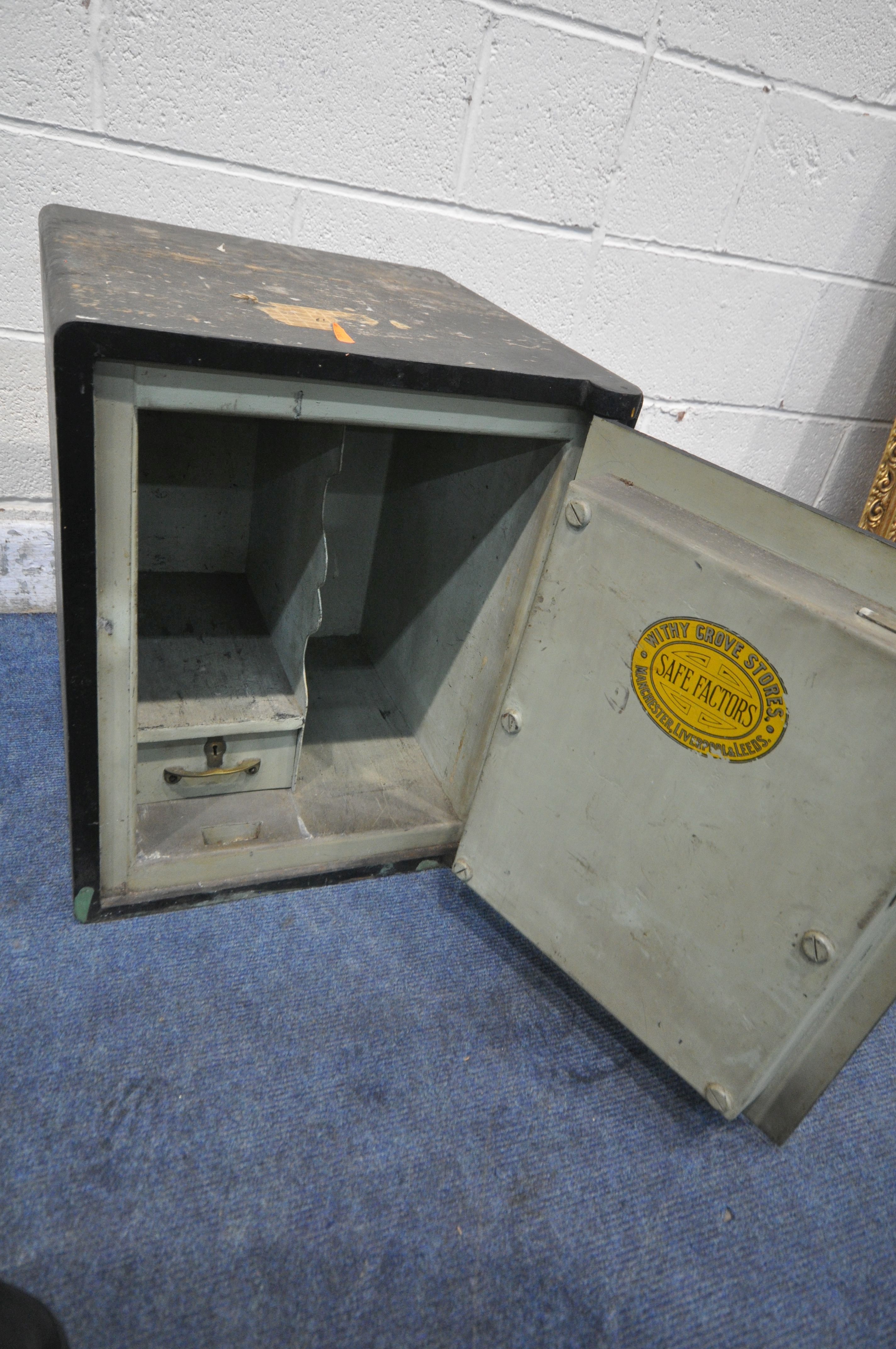 WITHY GROVE STORES, MANCHESTER, LIVERPOOL, LEEDS, A HEAVY CAST IRON SAFE, with four keys, width 46cm - Image 3 of 5