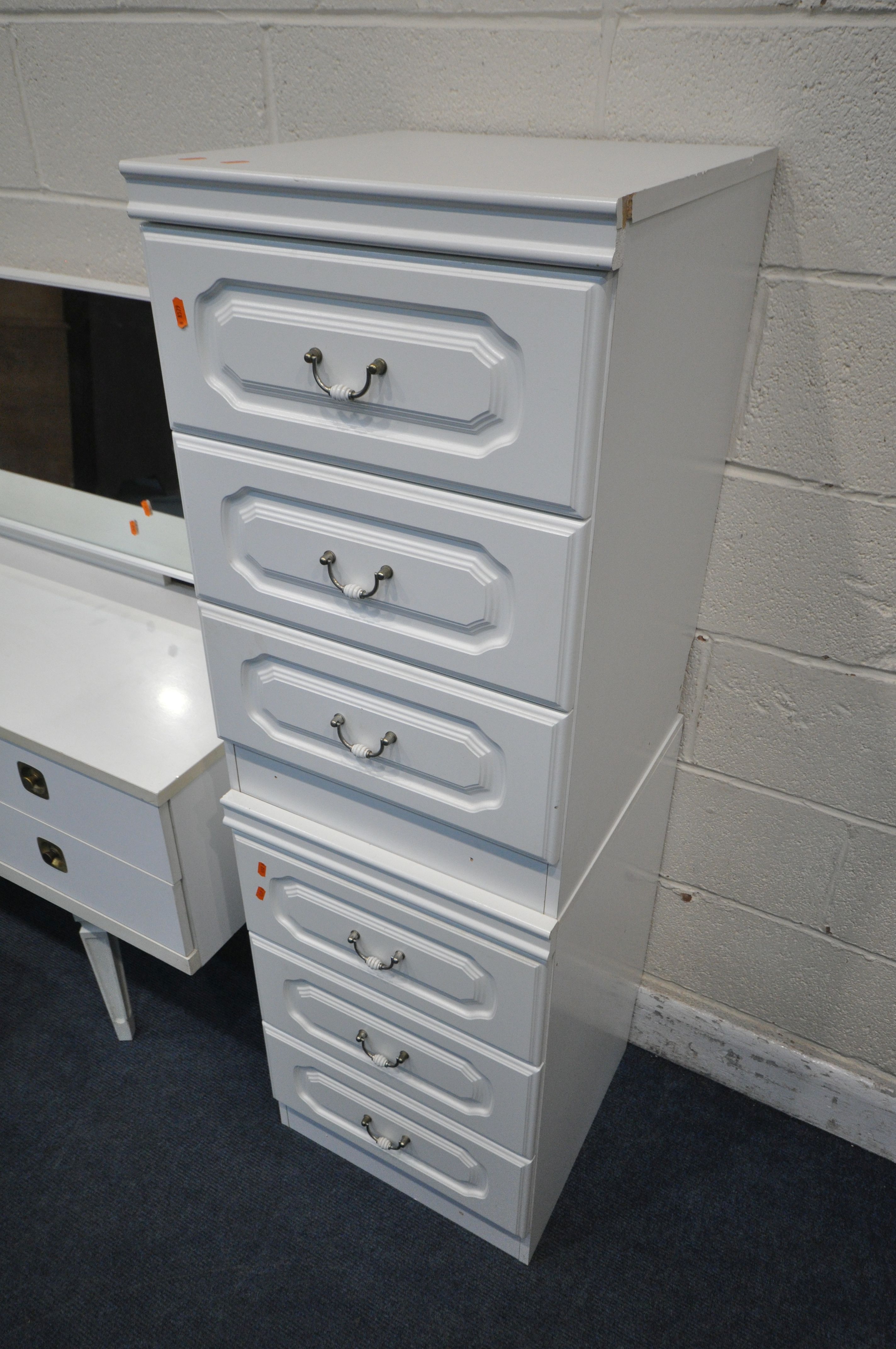 A SELECTION OF WHITE BEDROOM FURNITURE, to include a dressing table, with a single rectangular - Image 4 of 4
