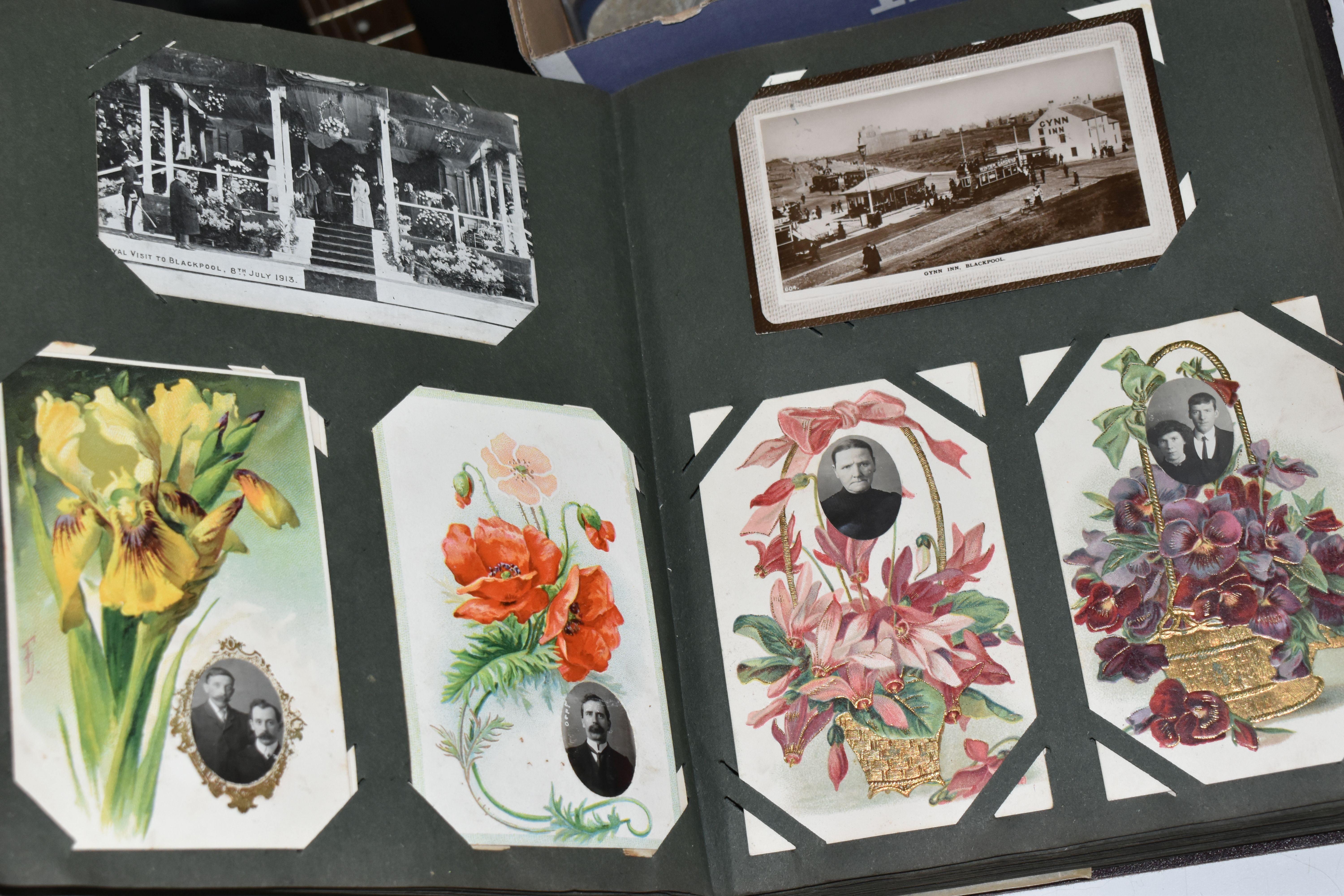 A GROUP OF EPHEMERA INCLUDING STEREOSCOPIC VIEWER, EDWARDIAN POSTCARD ALBUM AND CONTENTS, ETC, the - Image 15 of 17