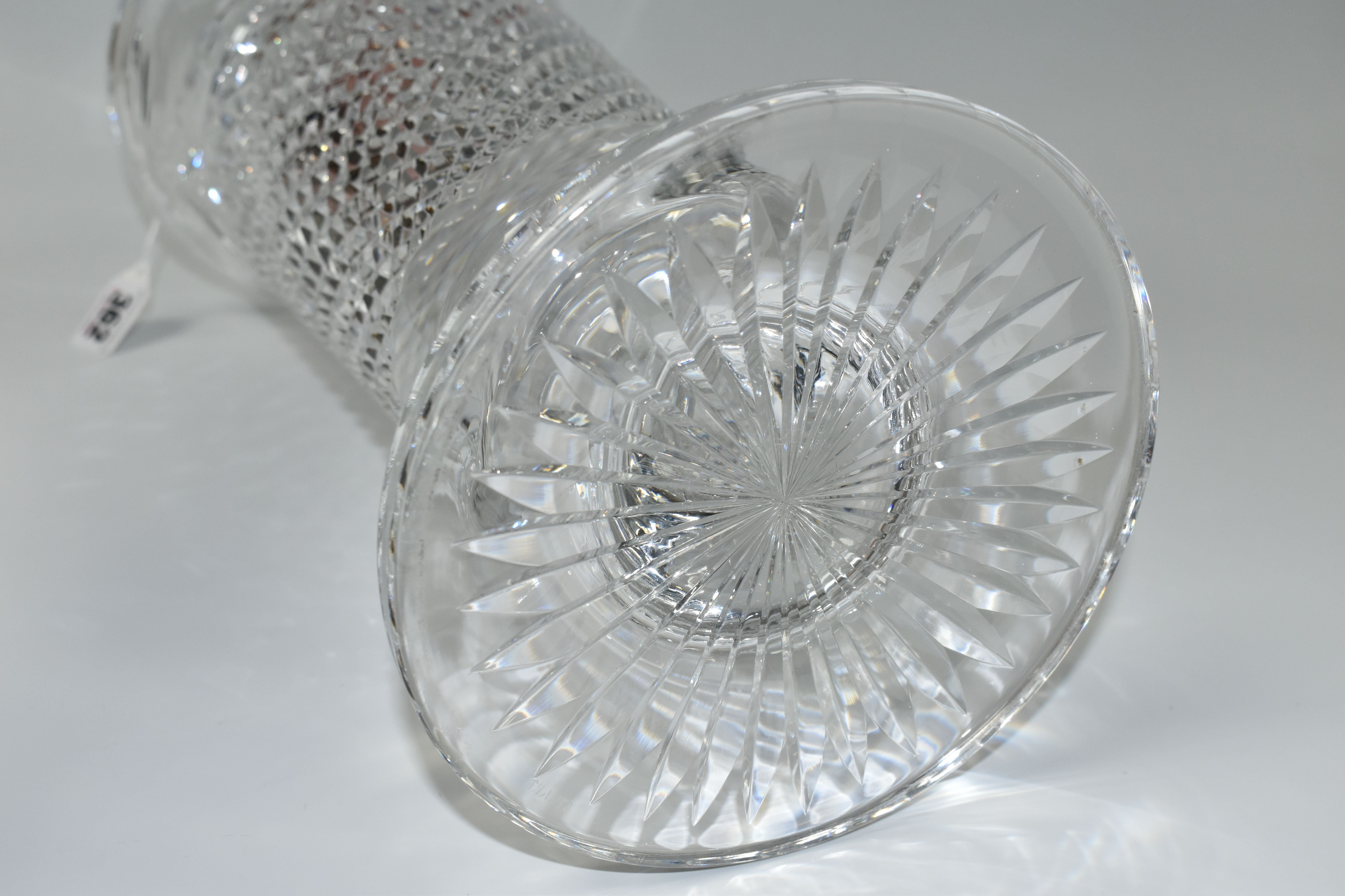 A LARGE STUART CRYSTAL 'BEACONSFIELD' PATTERN VASE, height 37cm (1) (Condition Report: no obvious - Image 7 of 8