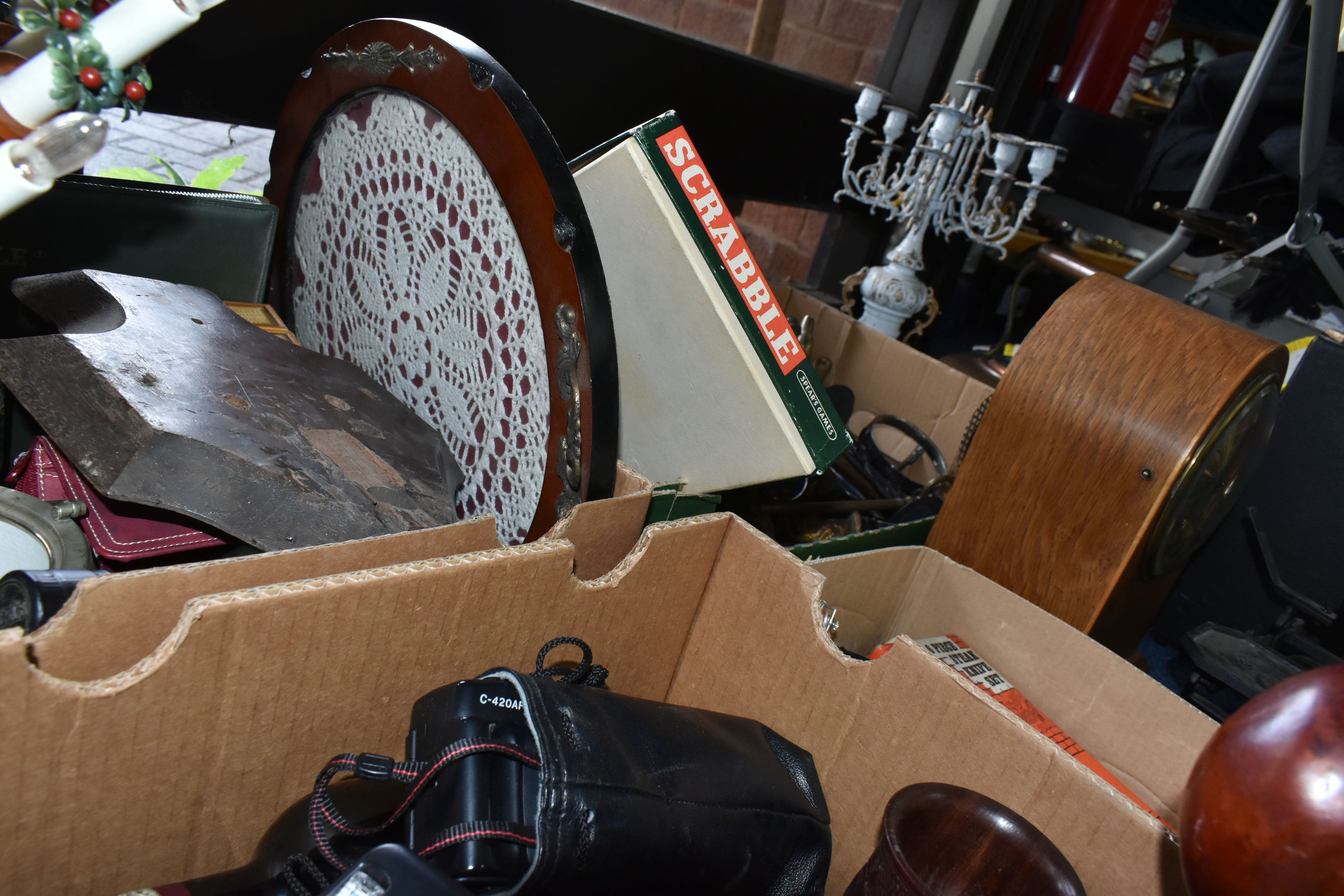 FOUR BOXES AND LOOSE MISCELLANEOUS SUNDRIES, to include a Praktica LTL camera, a Zenith Lomo camera, - Image 7 of 11