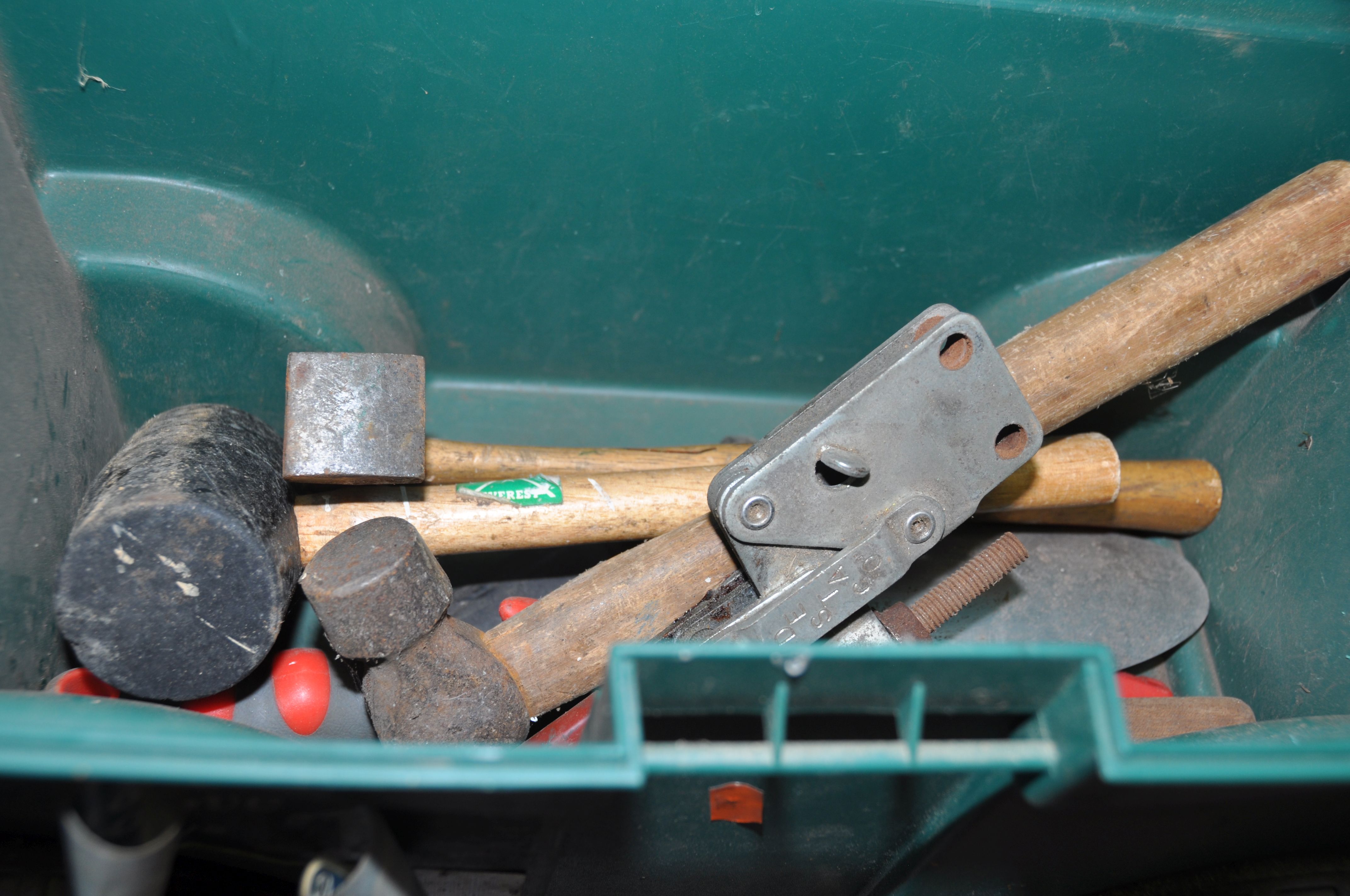 A WOODEN BOX, A TRAY AND TWO PLASTIC BOXES CONTAINING TOOLS including files, rasps, taps and dies - Image 4 of 6