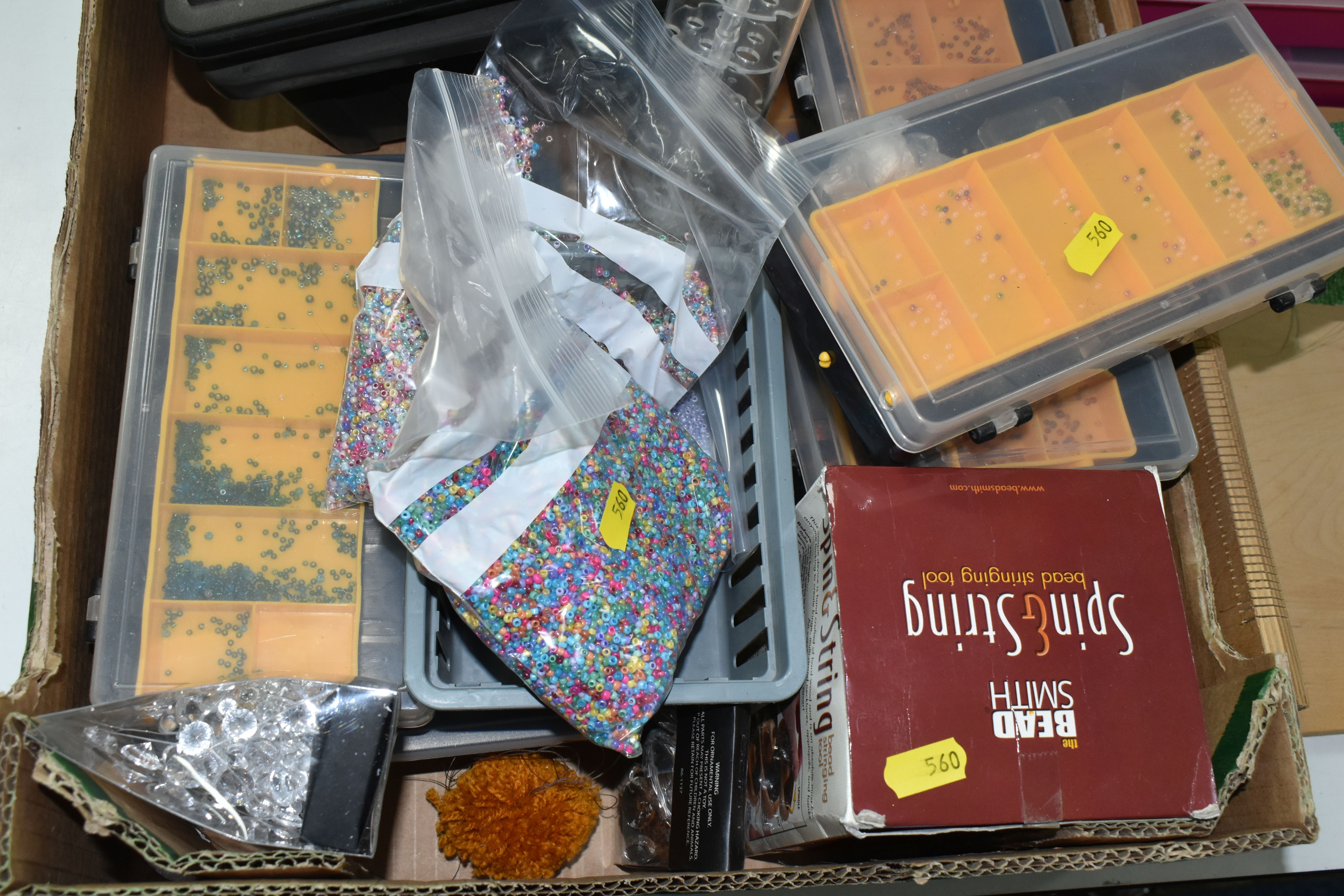 TWO BOXES AND LOOSE GLASS AND PLASTIC BEADS AND BEADING LOOM, to include twelve plastic storage - Image 6 of 10