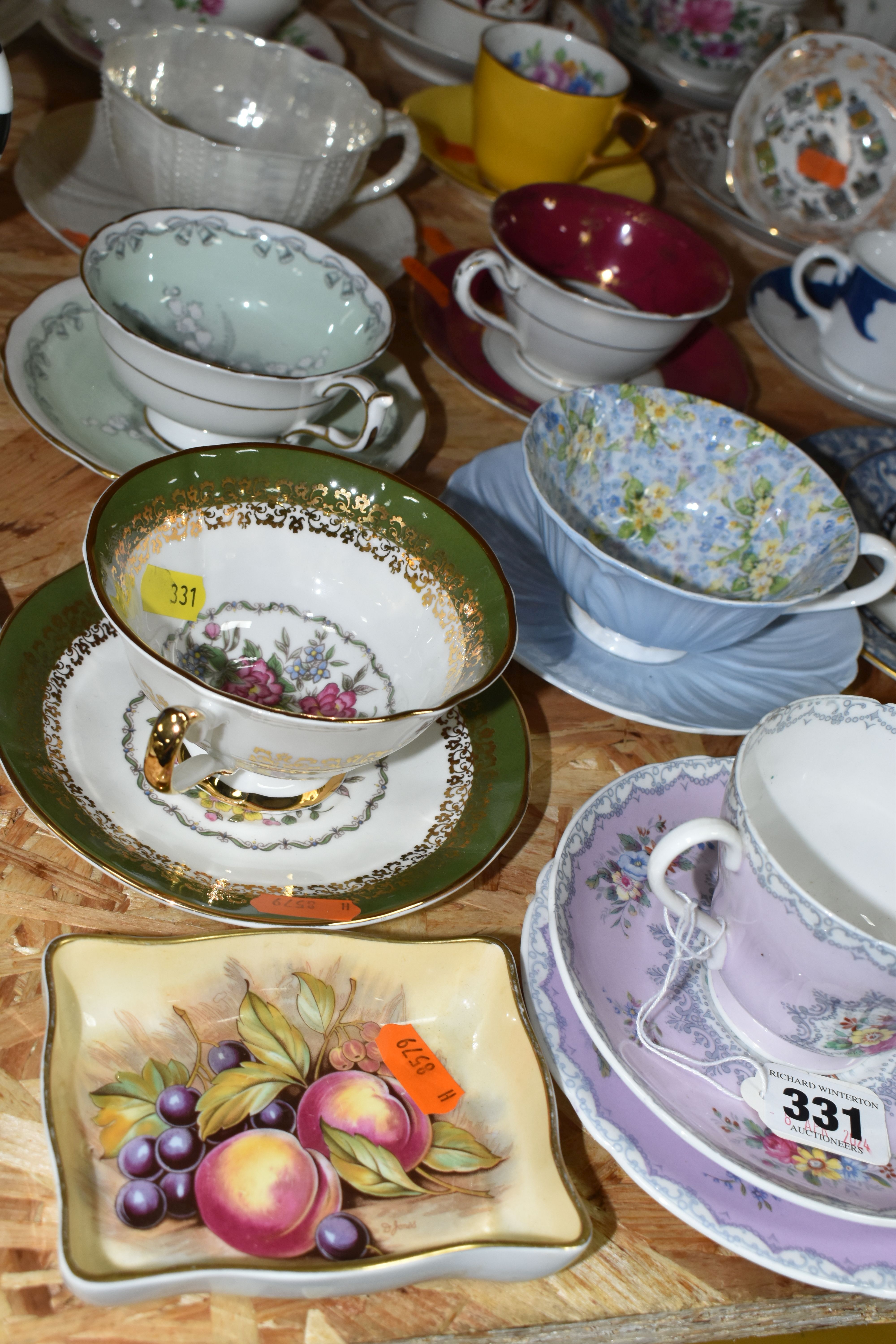 A QUANTITY OF NAMED TEAWARE, comprising a Shelley 'Crochet' pattern trio, an Elizabethan ' - Image 5 of 12