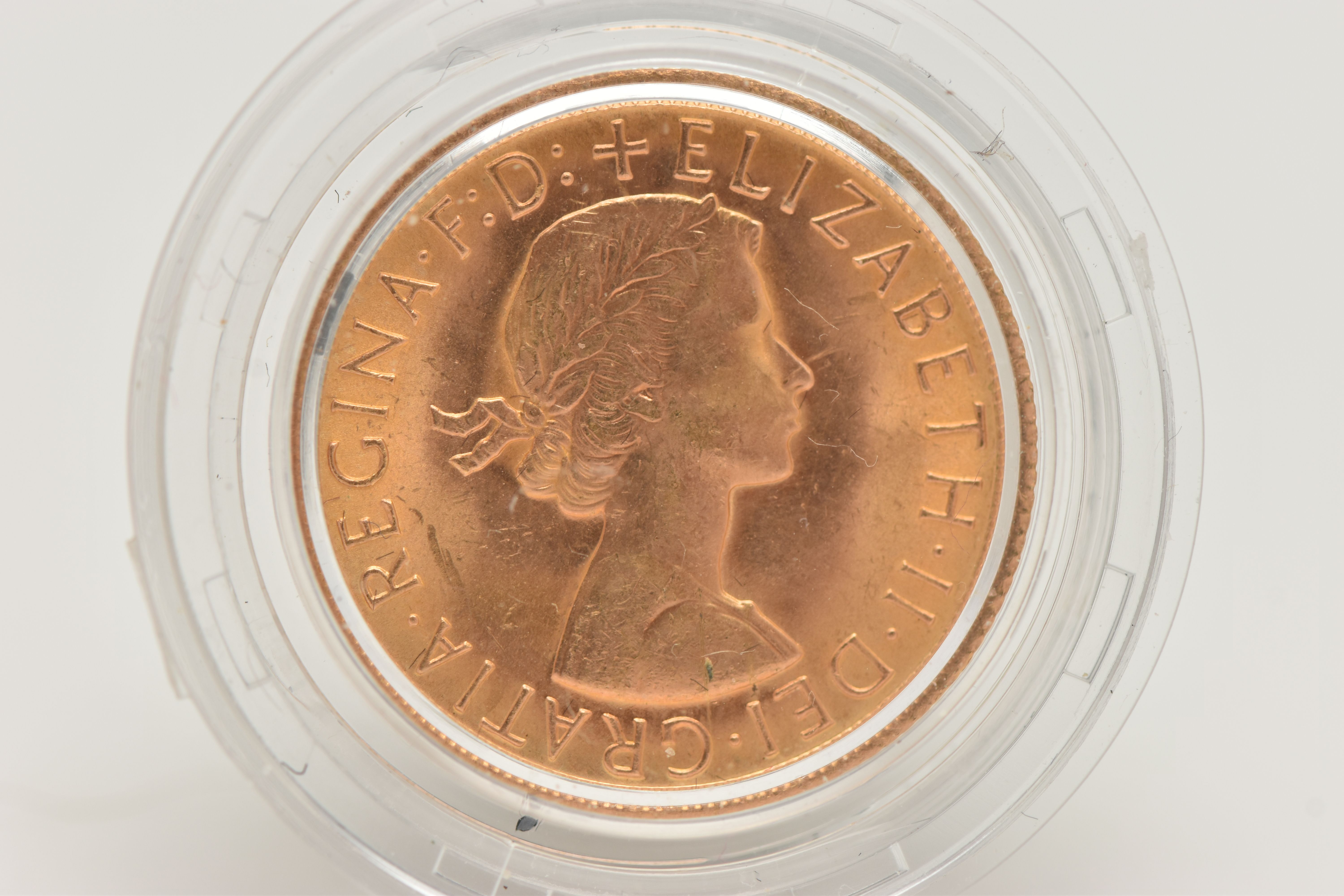 A GOLD 1966 FULL SOVEREIGN COIN, .916 fine gold, 7.99 grams, 22.05mm diameter, in capsule - Image 2 of 2