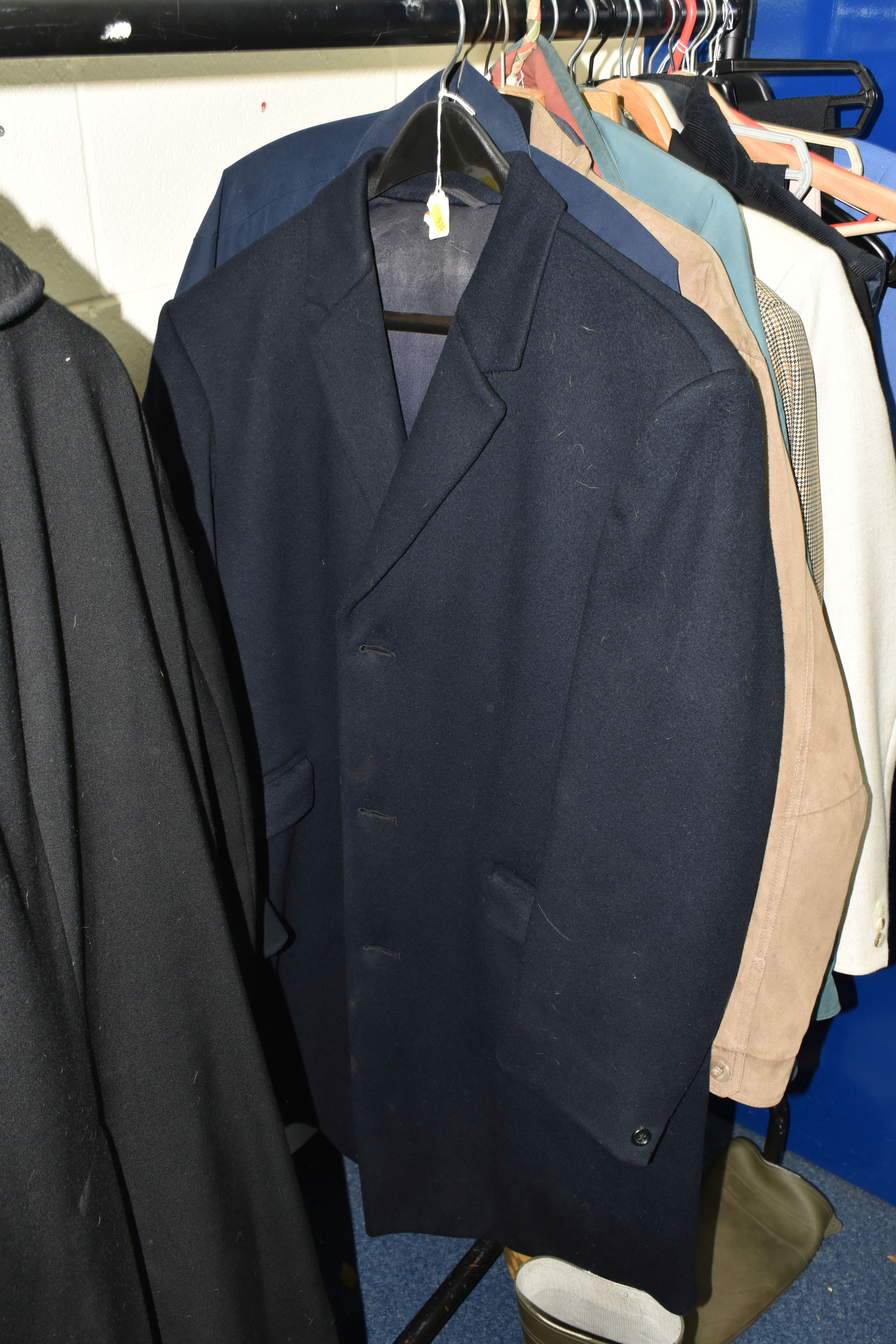 A QUANTITY OF GENTS CLOTHES AND A BOX OF SHOES, ETC, including a large Hamnett wool mix jacket, a - Image 5 of 10