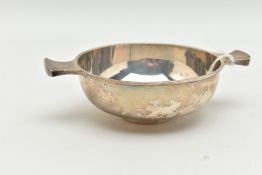 A GEORGE V SILVER QUAICH, a silver twin handled quaich bowl, plain polished design, with a raised