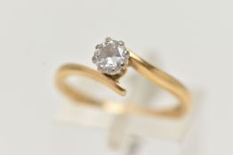 AN 18CT GOLD SINGLE STONE DIAMOND RING, round brilliant cut diamond, estimated diamond weight 0.