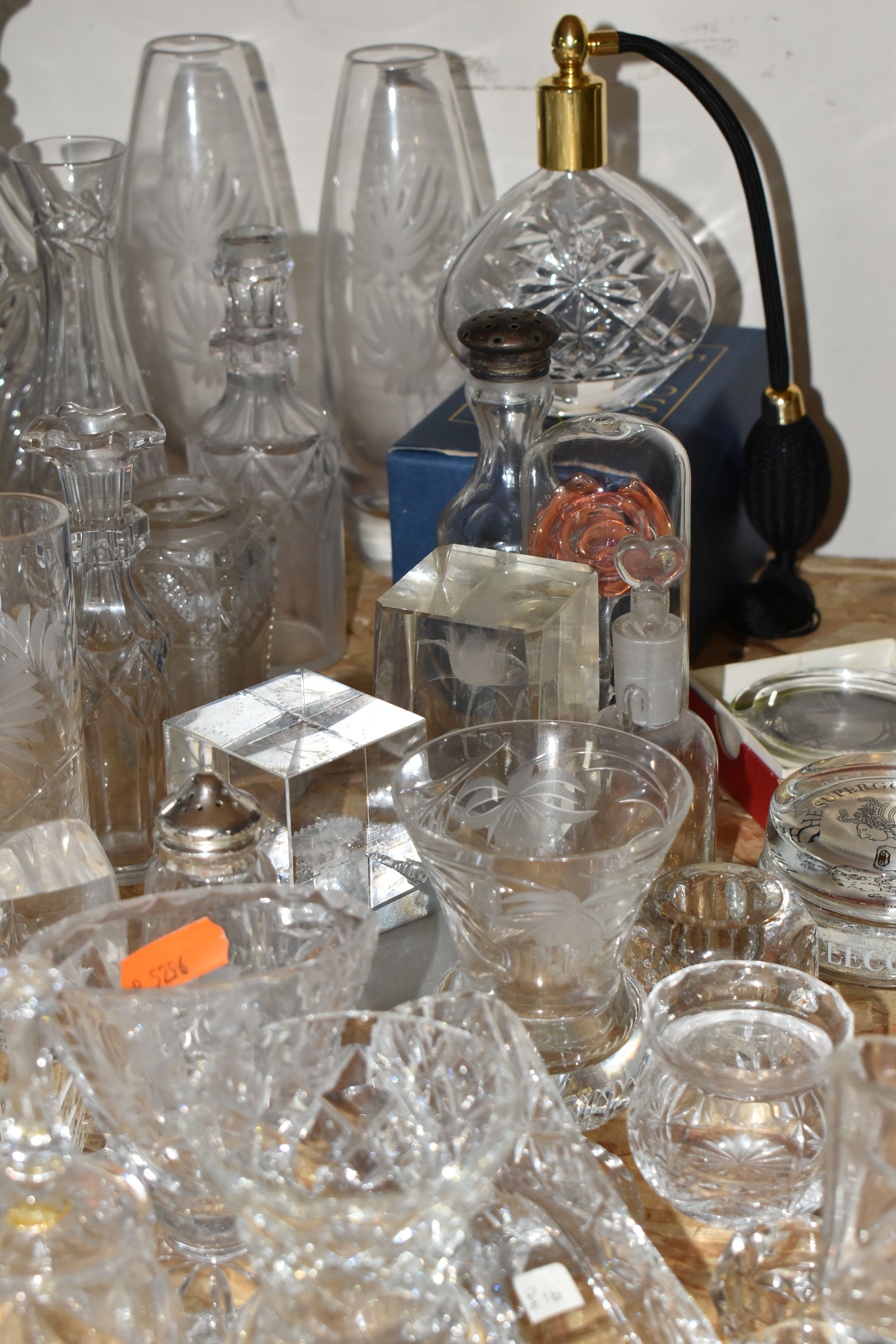 A GROUP OF CUT CRYSTAL AND GLASSWARE, a Royal Brierly 'Fuchsia' pattern bud vase, a collection of - Image 6 of 10