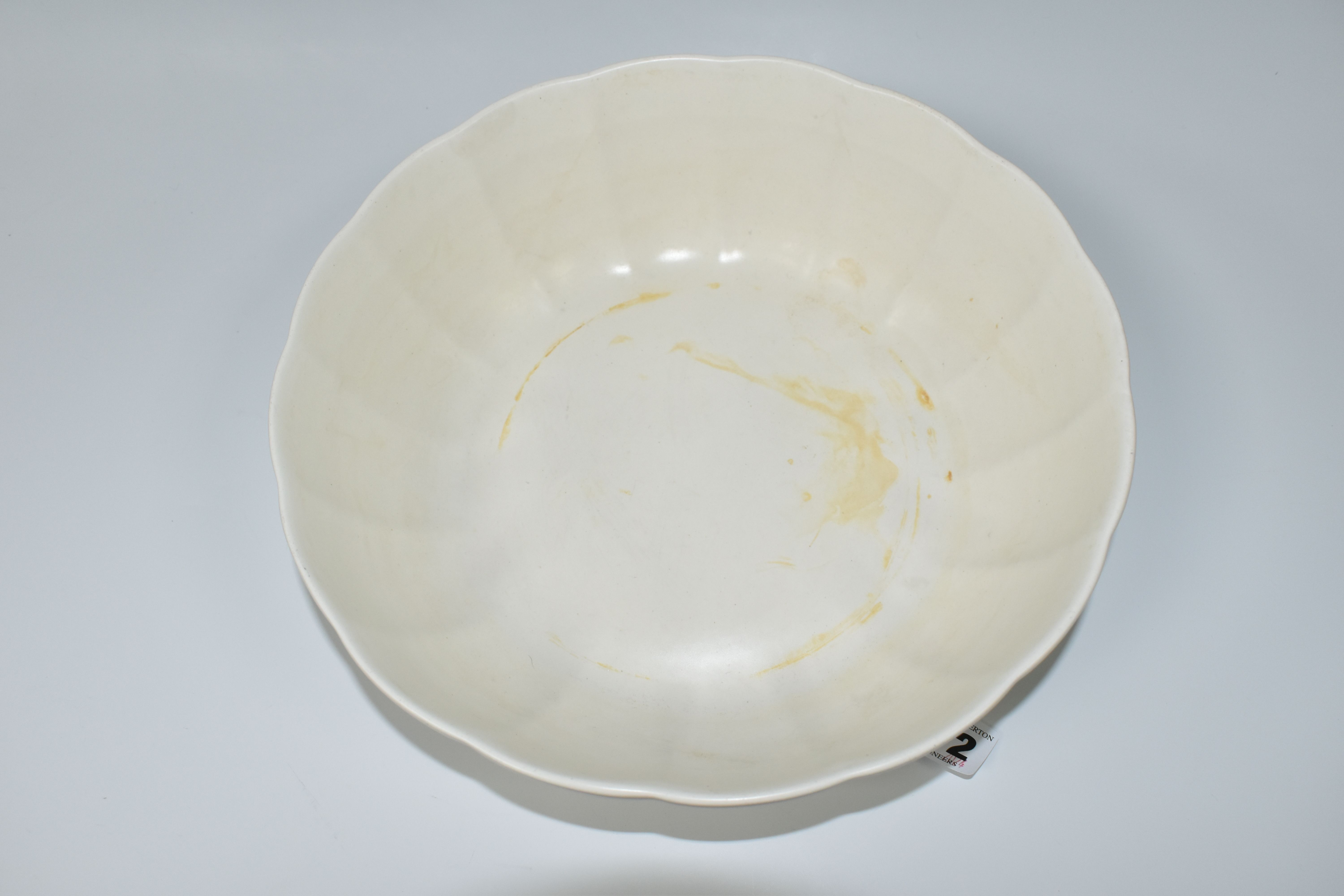 A KEITH MURRAY DESIGN BOWL FOR WEDGWOOD, a cream fluted bowl, blue printed backstamp, diameter - Image 2 of 6