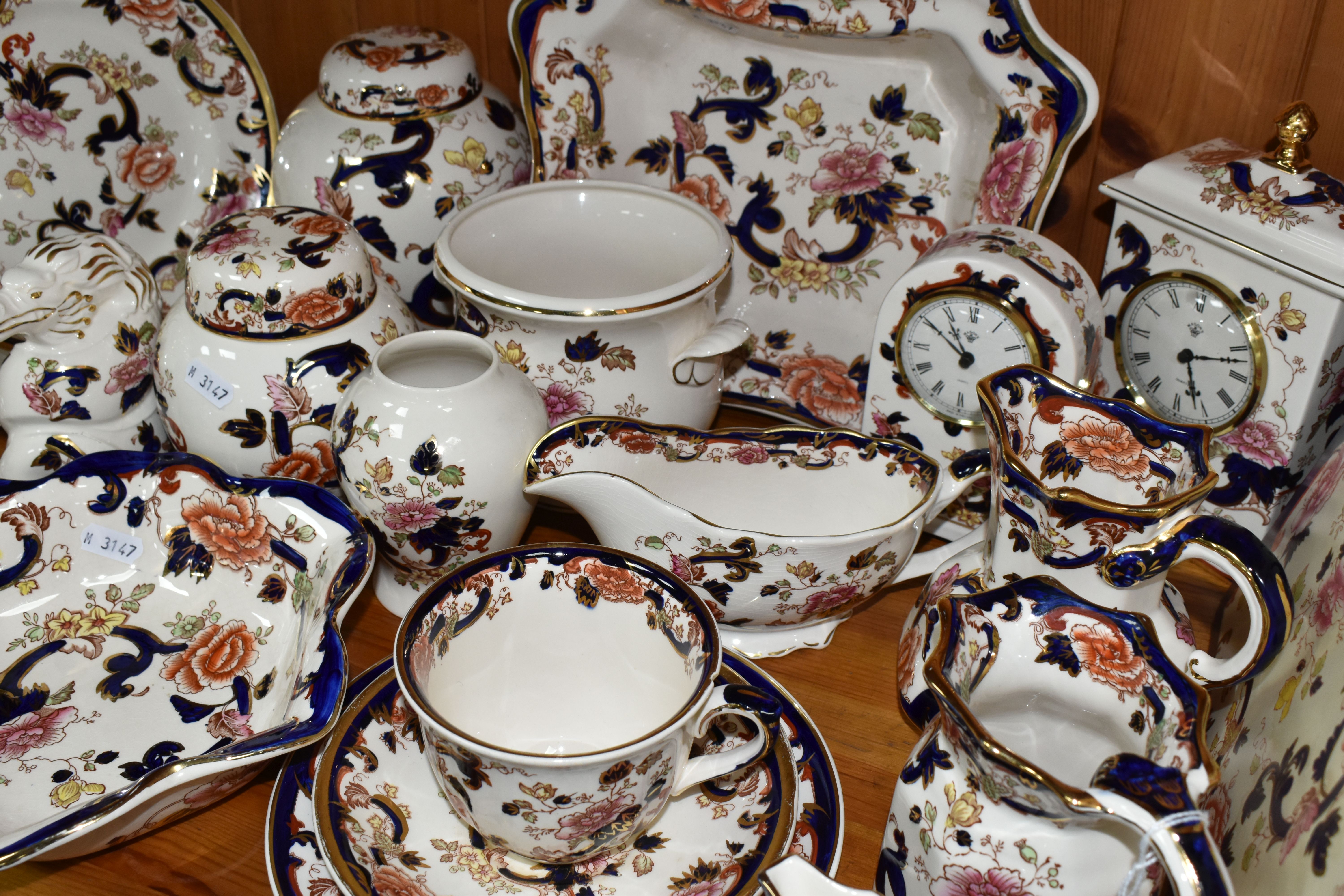 A LARGE QUANTITY OF MASON'S MANDALAY PATTERN TABLEWARE, comprising a fruit bowl (cracked and - Image 6 of 7