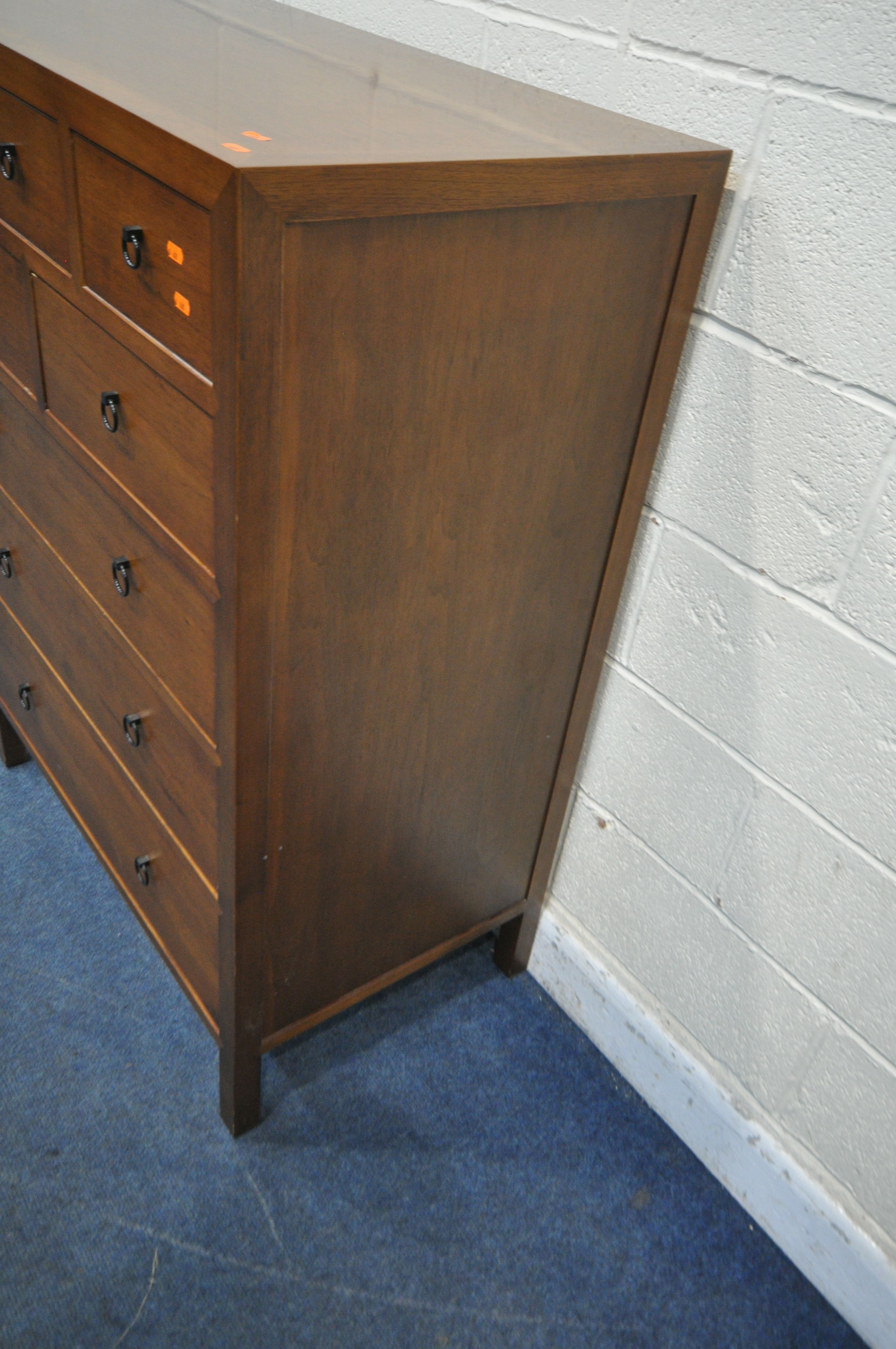 A REPRODUCTION HARDWOOD CHEST OF EIGHT ASSORTED DRAWERS, on block legs, width 90cm x depth 53cm x - Image 3 of 4