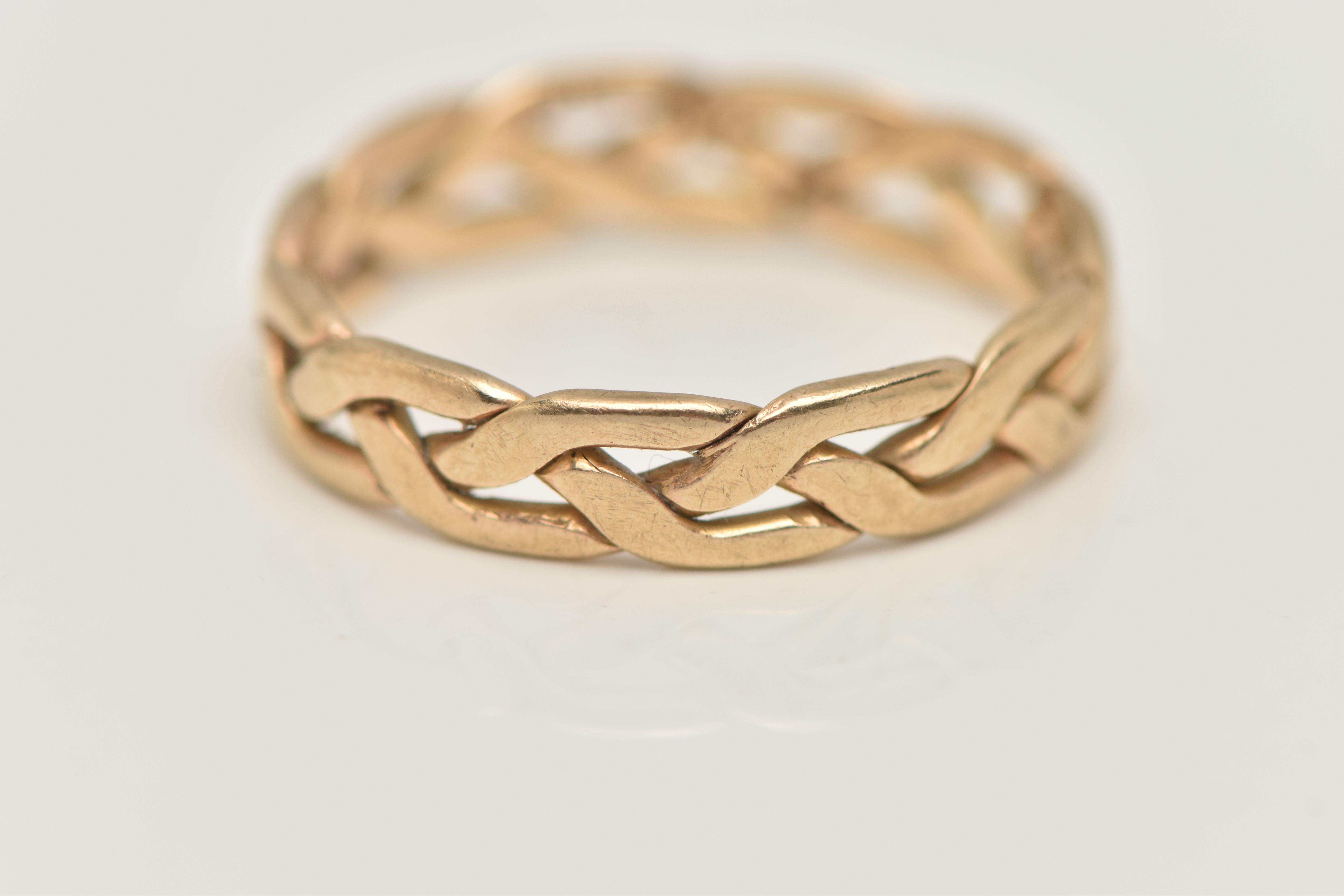 A 'KLEVIN JENKINS' WELSH GOLD RING, a Celtic design 9ct gold ring, approximate width 4.5mm, - Image 3 of 5