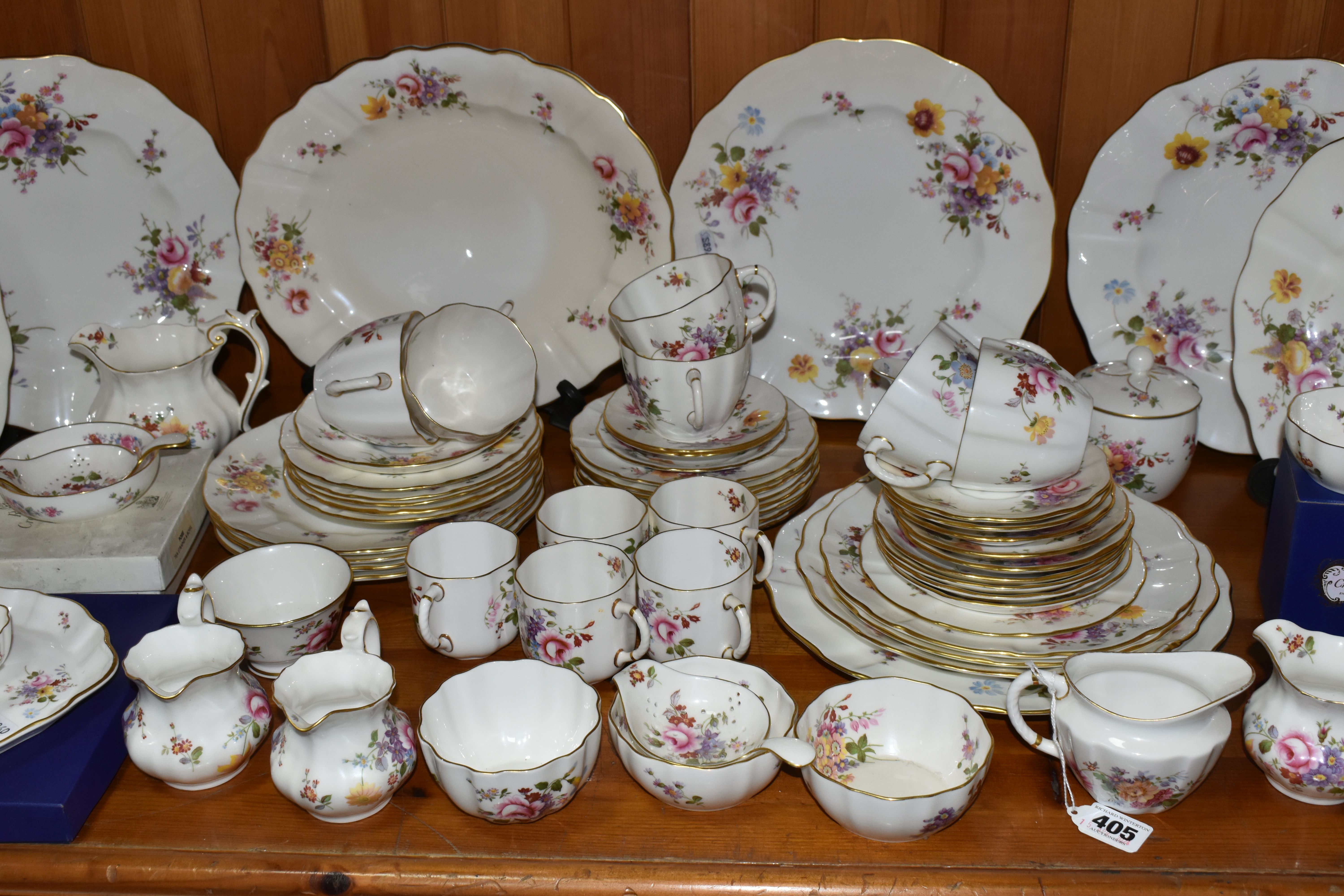 A QUANTITY OF ROYAL CROWN DERBY 'DERBY POSIES' PATTERN TEA AND DINNERWARE, ETC, a small number of - Image 6 of 12