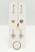 A SELECTION OF JEWELLERY, to include a pair of imitation pearl drop earrings, a pair of 9ct gold