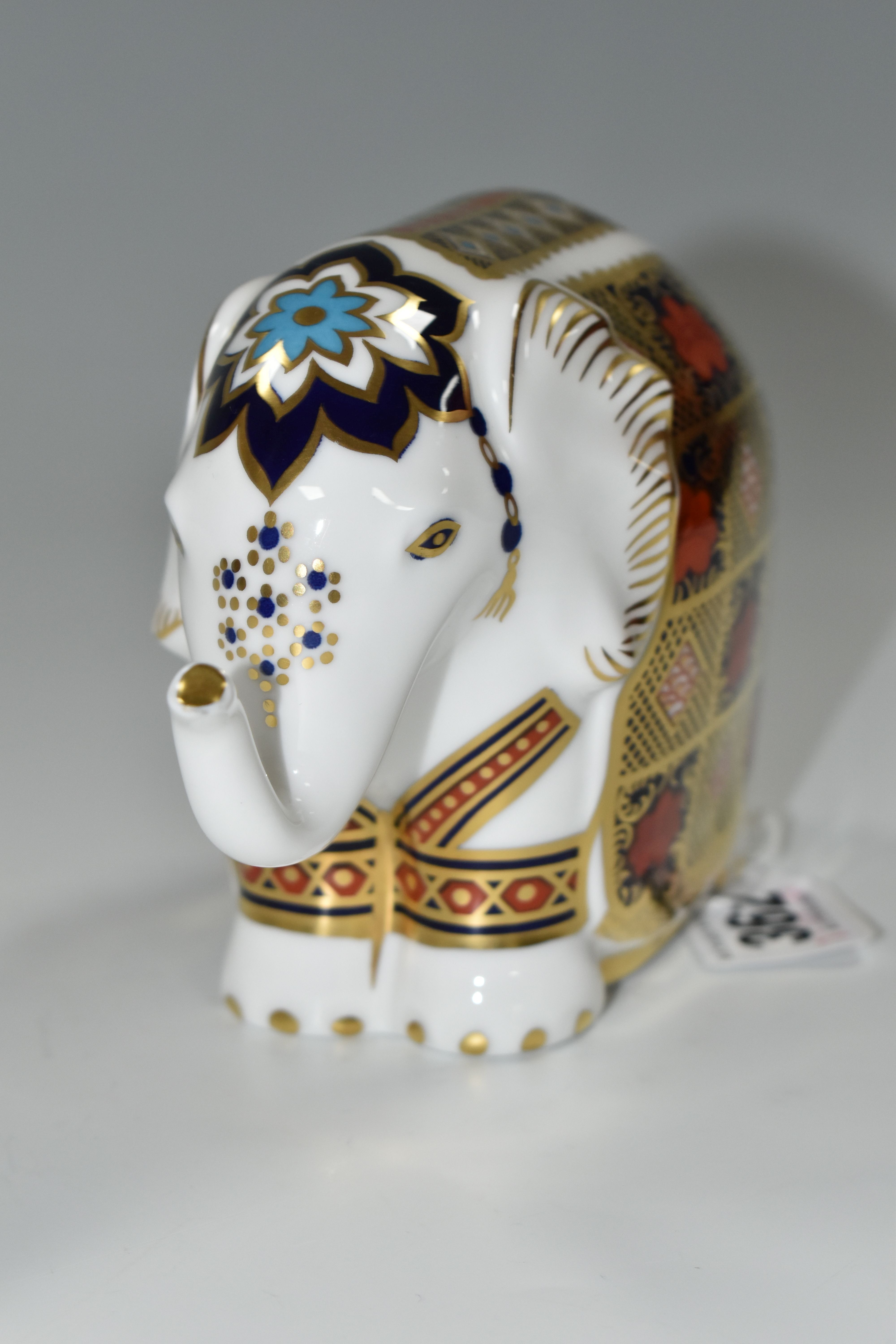 ONE ROYAL CROWN DERBY IMARI PAPERWEIGHT, 'Indian Elephant', height 5.5cm, date cypher 1997, silver - Image 2 of 5