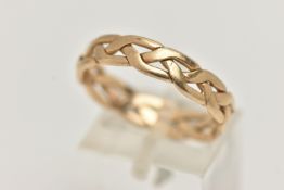 A 'KLEVIN JENKINS' WELSH GOLD RING, a Celtic design 9ct gold ring, approximate width 4.5mm,