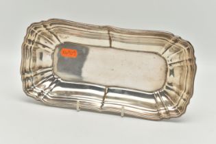 AN AMERICAN 'GORHAM' STERLING SILVER TRAY, 20th century marks, of a rectangular form with wavy