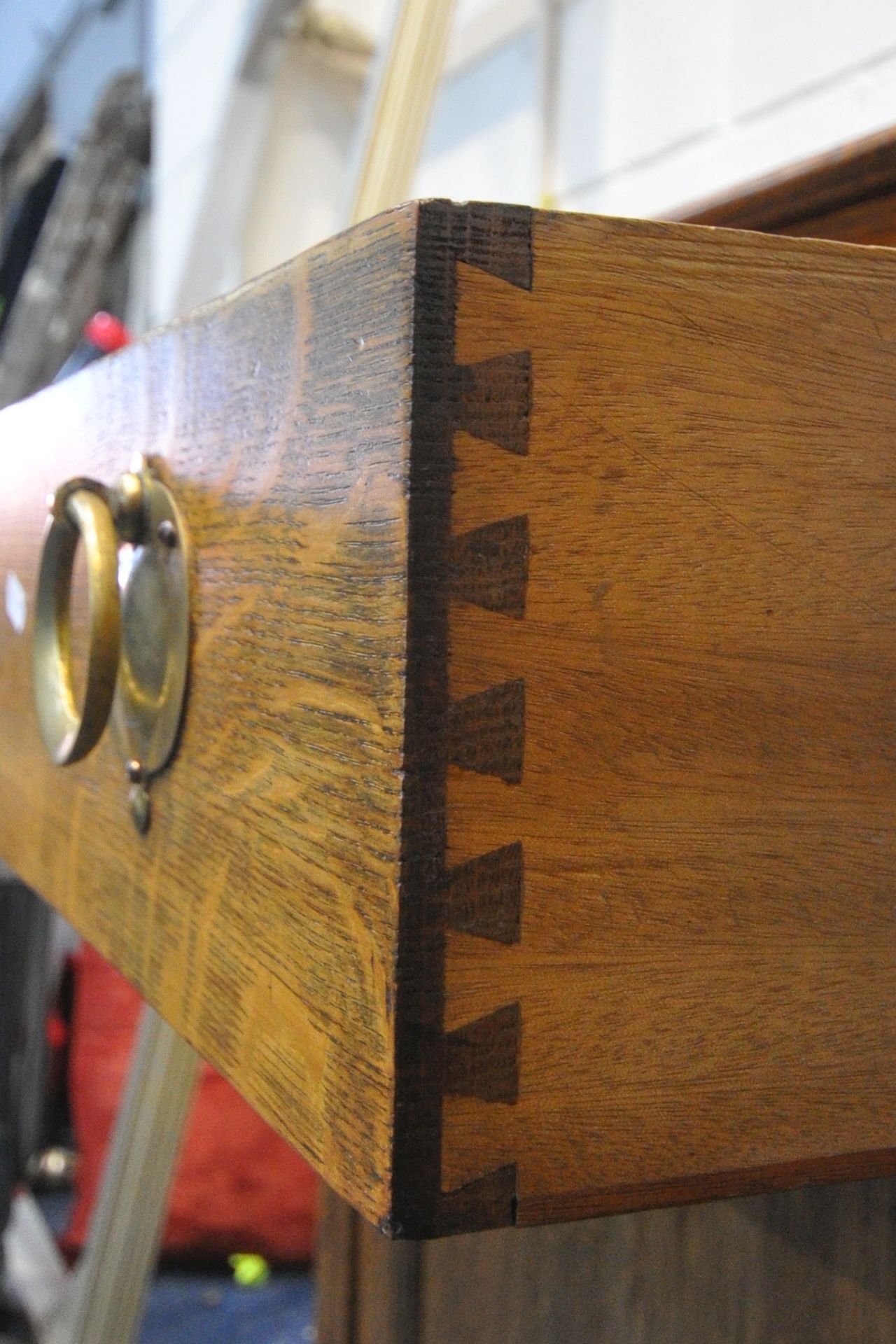 A 20TH CENTURY OAK SIDEBOARD, with a raised back, two drawers, above two cupboard doors, length - Image 4 of 4