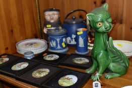 A SELECTION OF DECORATIVE CERAMICS, to include an Aller Vale cat (restored paw, ears chipped), six