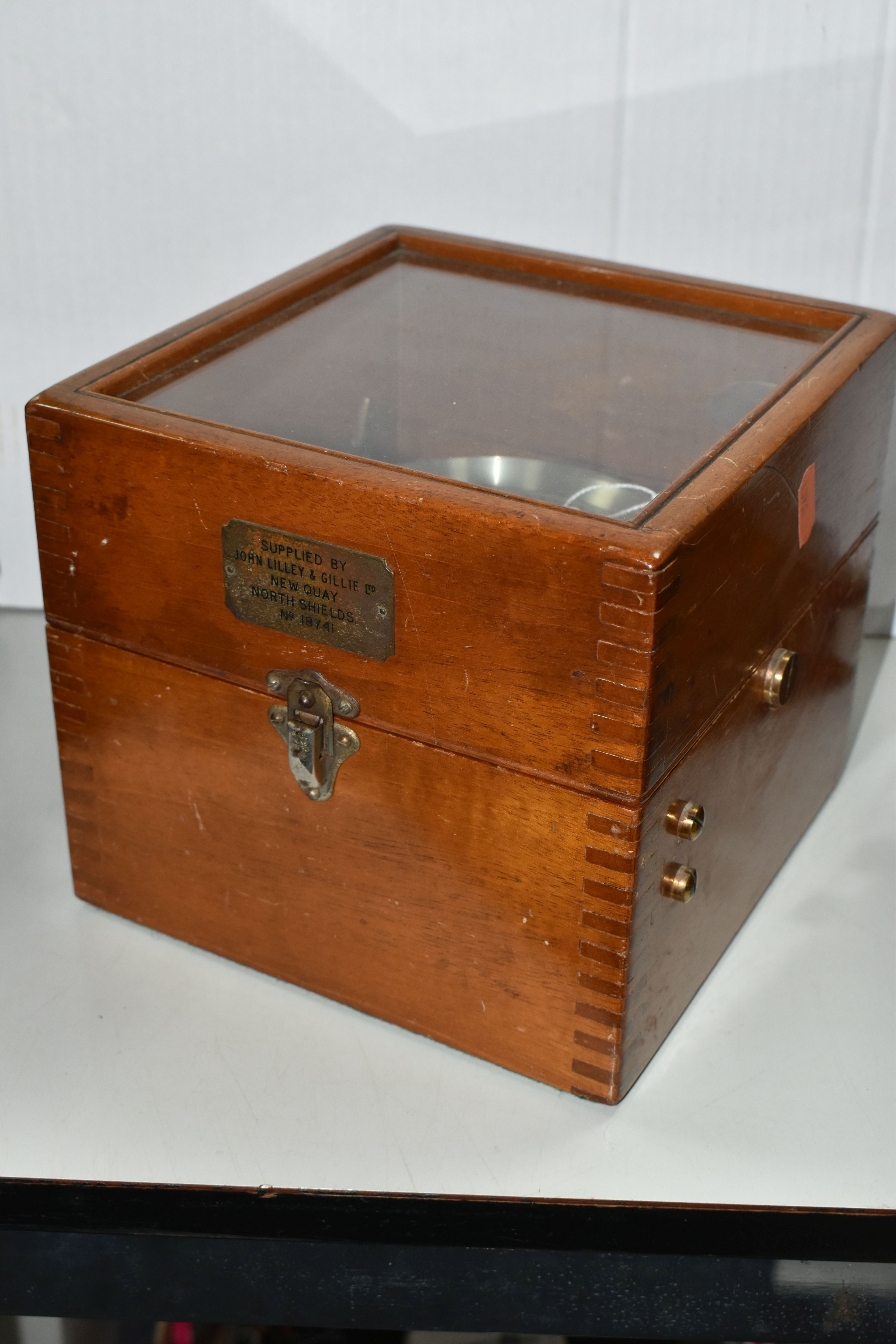 A MID 20TH CENTURY WALNUT CASED MARINE CHRONOMETER BY THOMAS MERCER LTD, SUPPLIED BY JOHN LILLIE & - Image 2 of 24
