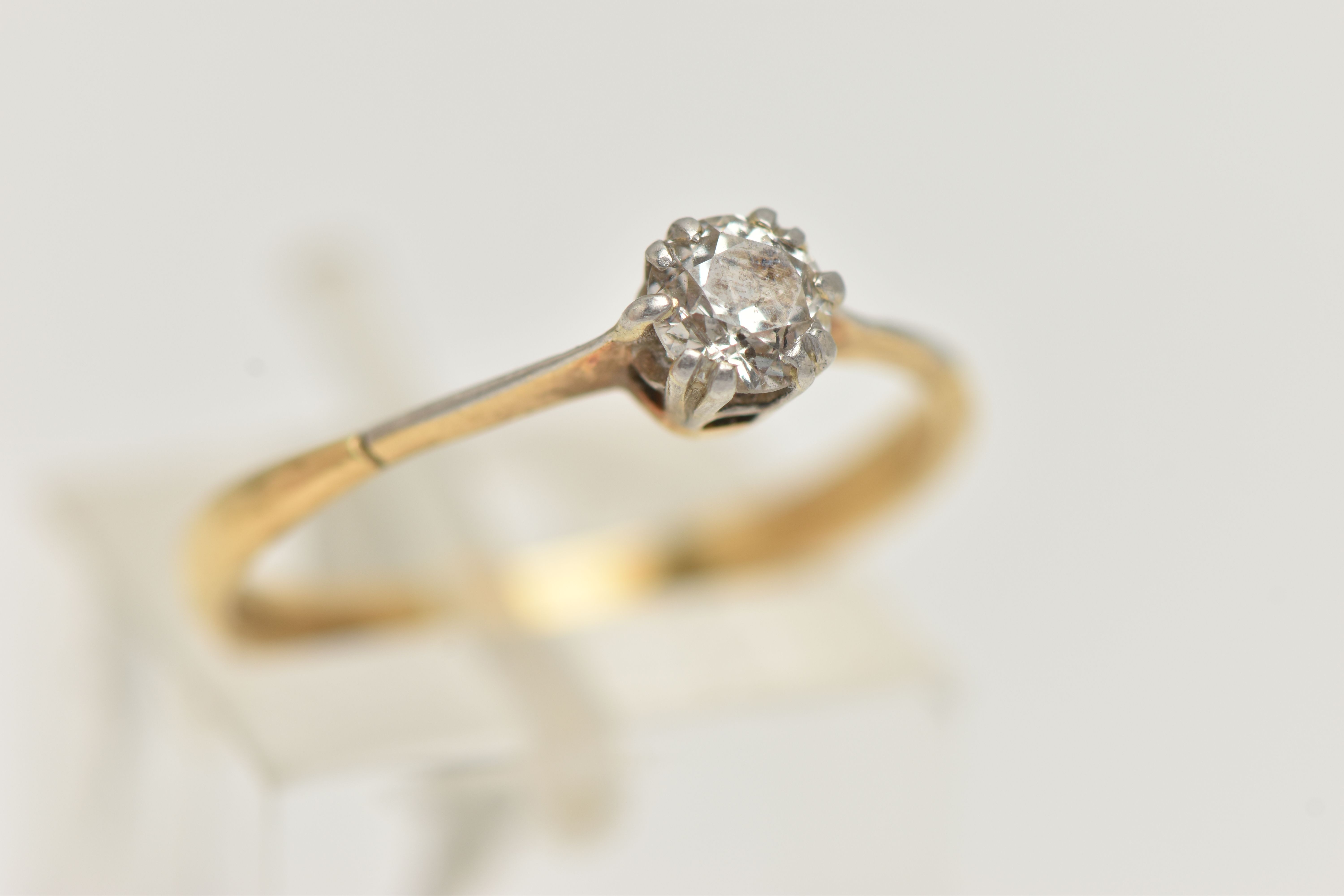 A YELLOW METAL DIAMOND SINGLE STONE RING, round brilliant cut diamond, estimated diamond weight 0. - Image 4 of 4