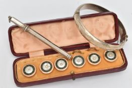 A CASED SET OF DRESS STUDS, BANGLE AND A PROPELLING PENCIL CASE, six rose metal round studs, each