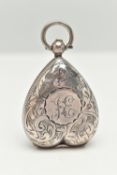 AN EARLY 20TH CENTURY, SILVER HEART SHAPE SOVEREIGN CASE, foliate pattern with engraved cartouche,