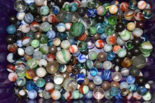 A QUANTITY OF ASSORTED MARBLES, mixture of various types, sizes and designs, clear and milky