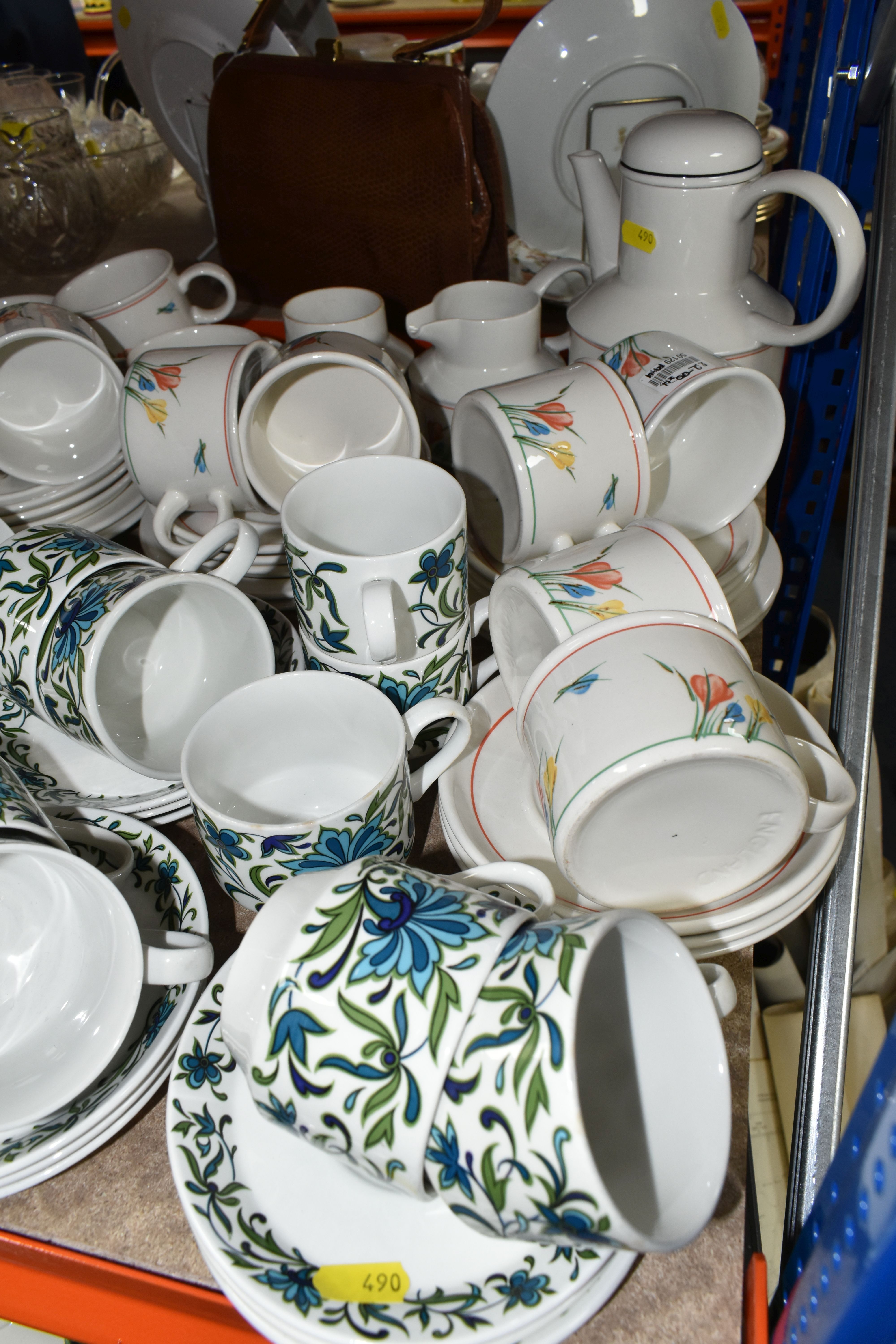 A LARGE QUANTITY OF MID TO LATE 20TH CENTURY MIDWINTER TEA, COFFEE AND DINNER WARES IN ASSORTED - Image 7 of 7