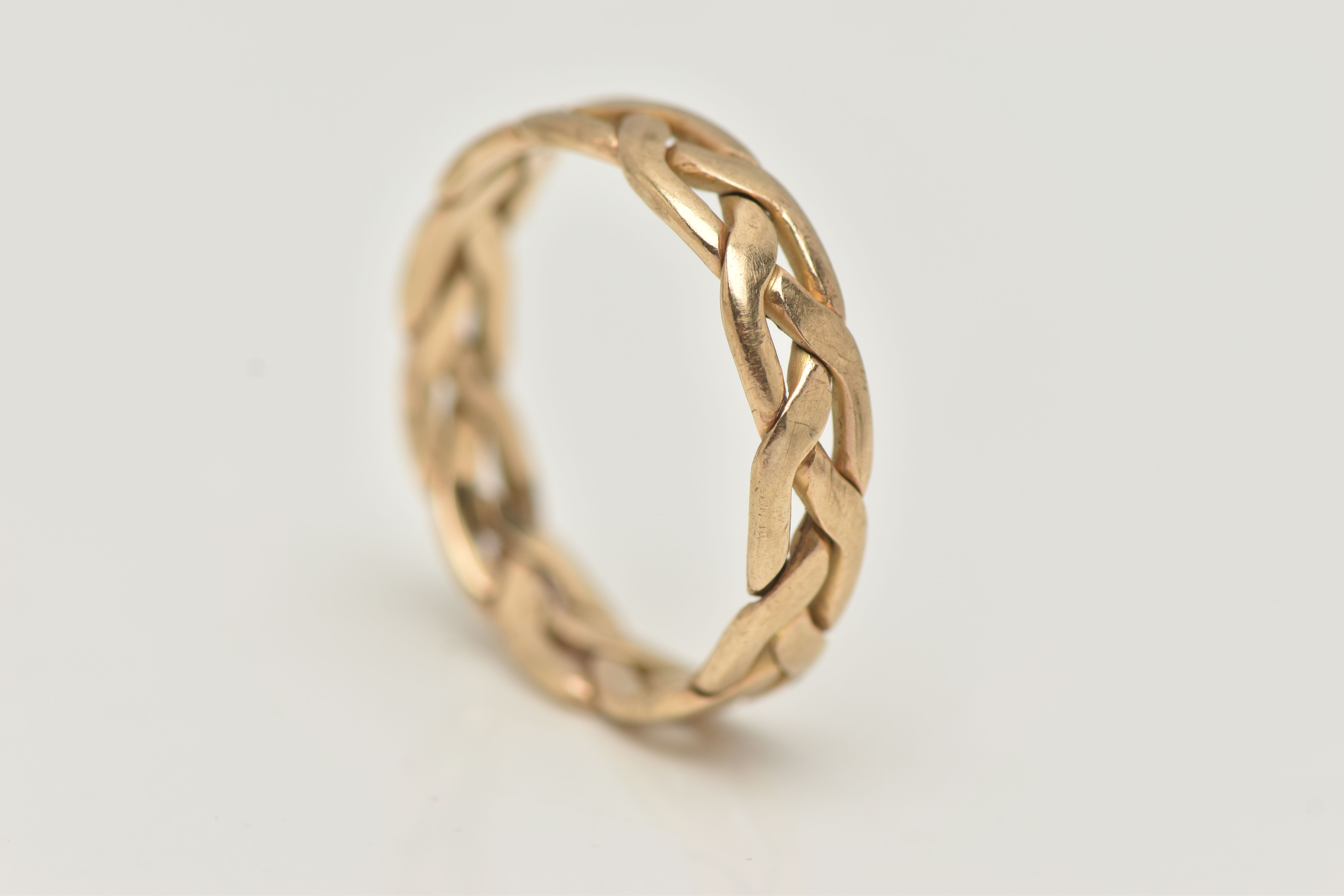A 'KLEVIN JENKINS' WELSH GOLD RING, a Celtic design 9ct gold ring, approximate width 4.5mm, - Image 5 of 5