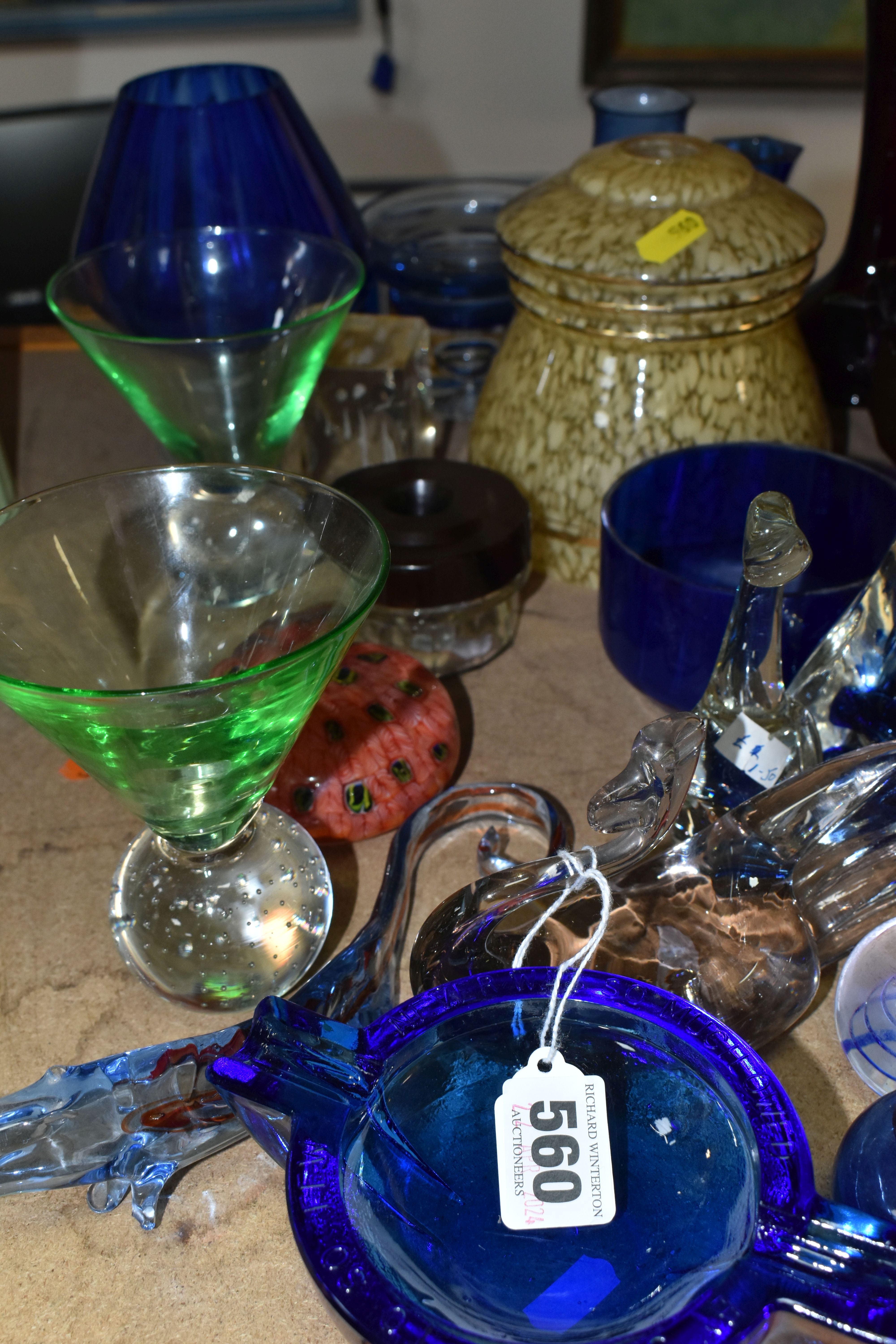 A GROUP OF COLOURED GLASSWARE, including assorted modern paperweights, a handkerchief vase, ashtrays - Image 7 of 9