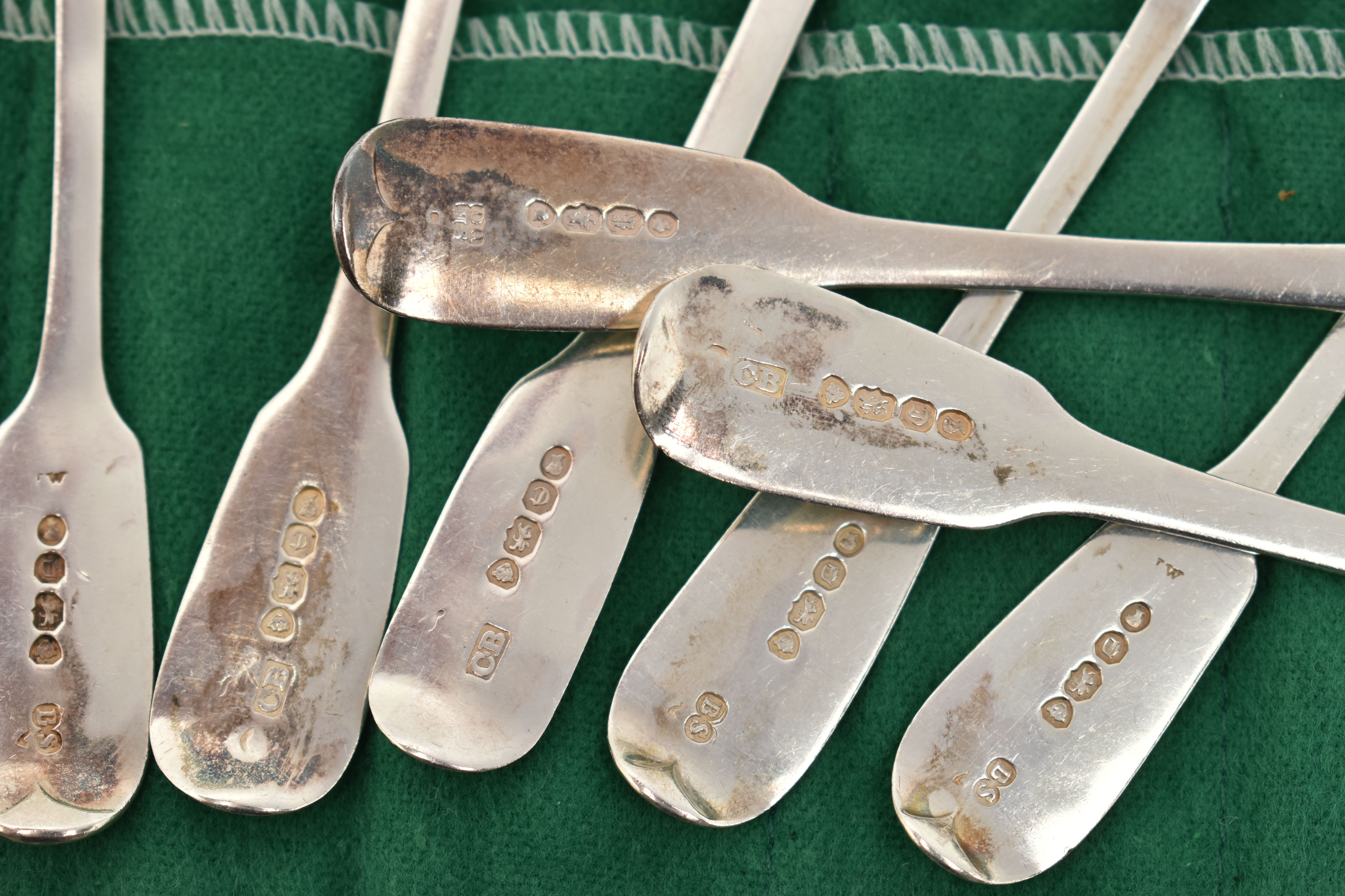 A MATCHED SET OF SEVEN VICTORIAN SILVER FIDDLE PATTERN TEASPOONS, comprising three by maker Benoni - Image 3 of 3