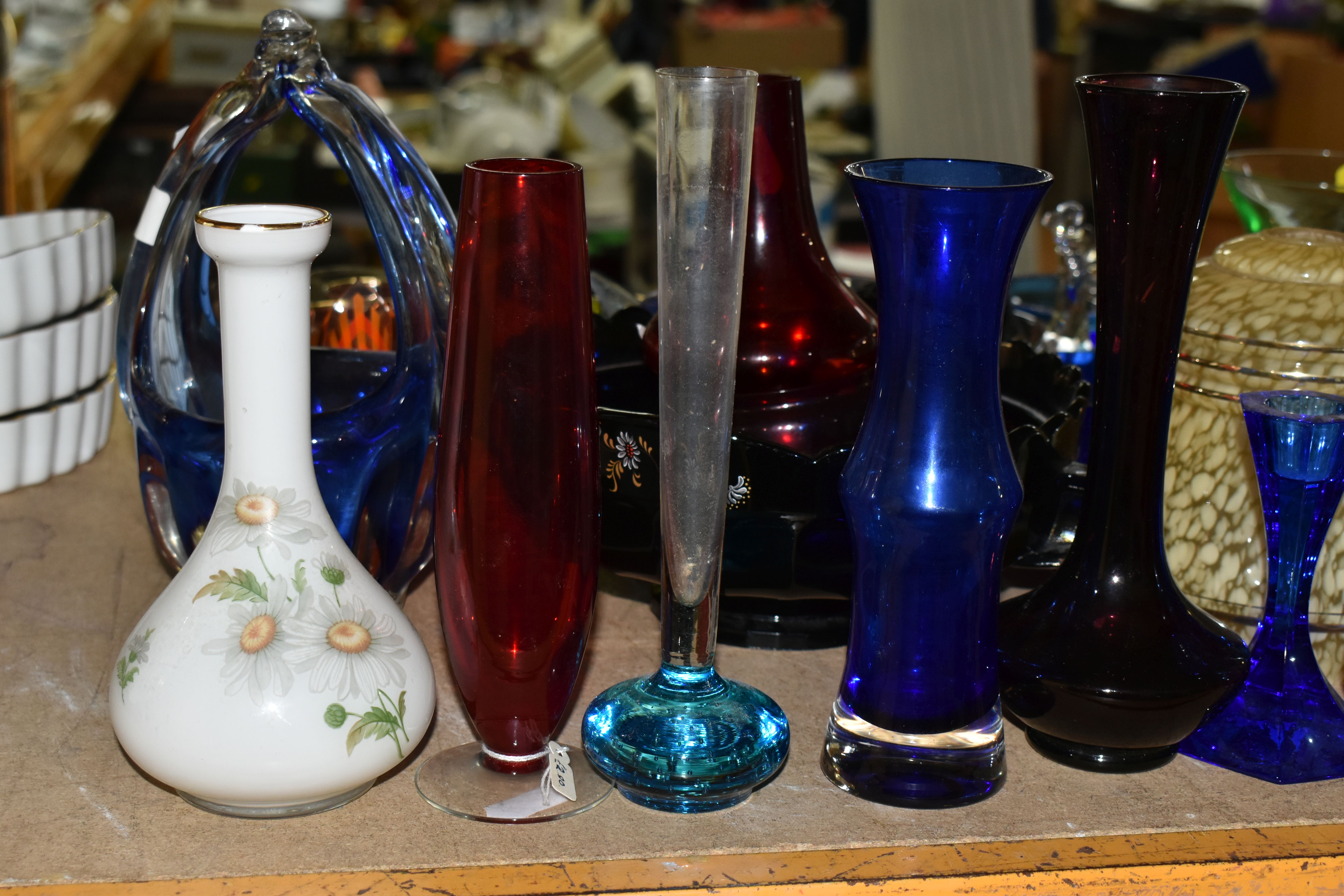 A GROUP OF COLOURED GLASSWARE, including assorted modern paperweights, a handkerchief vase, ashtrays - Image 8 of 9