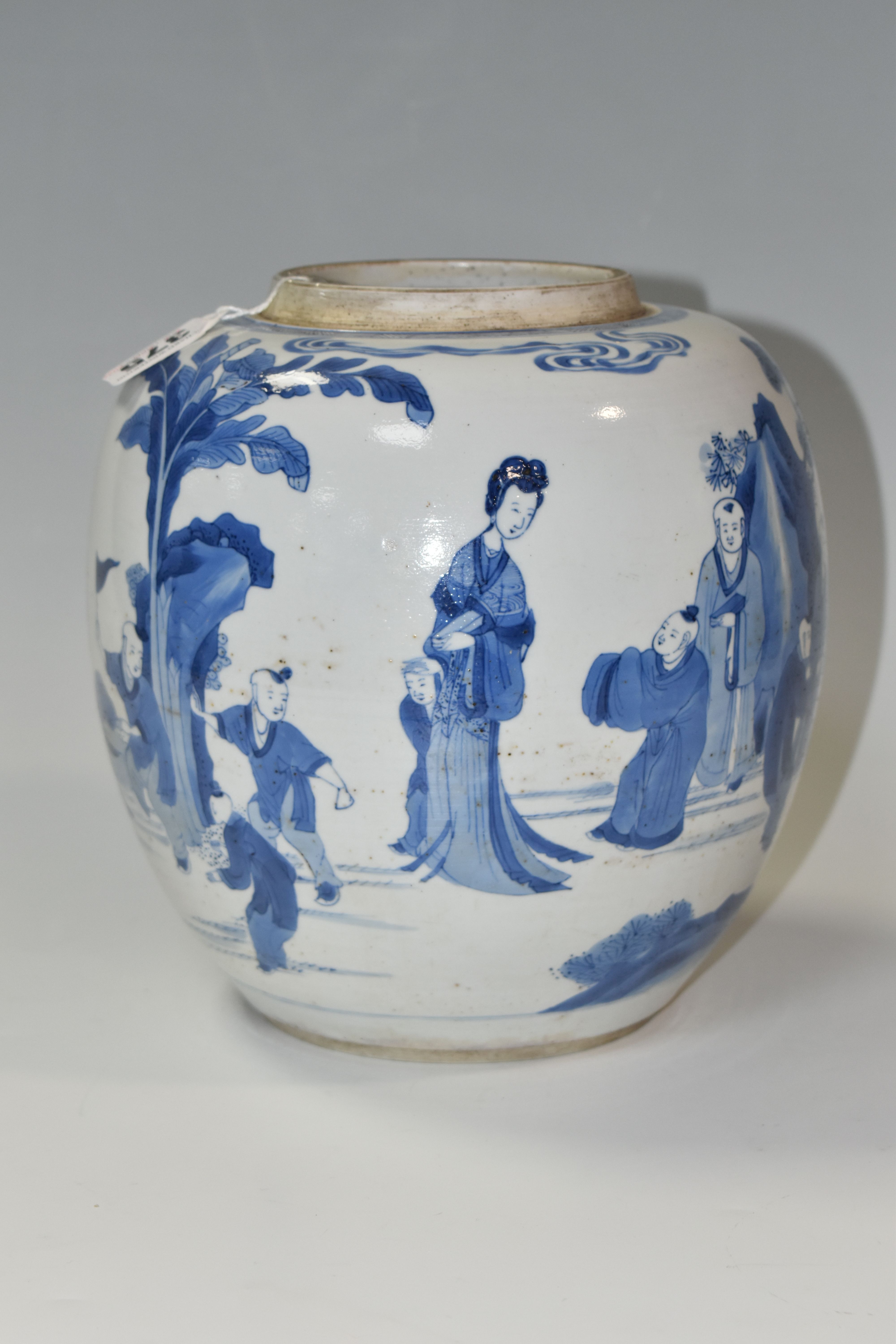 A 19TH CENTURY CHINESE PORCELAIN BLUE AND WHITE GINGER JAR WITH LEAF MARK TO BASE, decorated with - Image 4 of 9