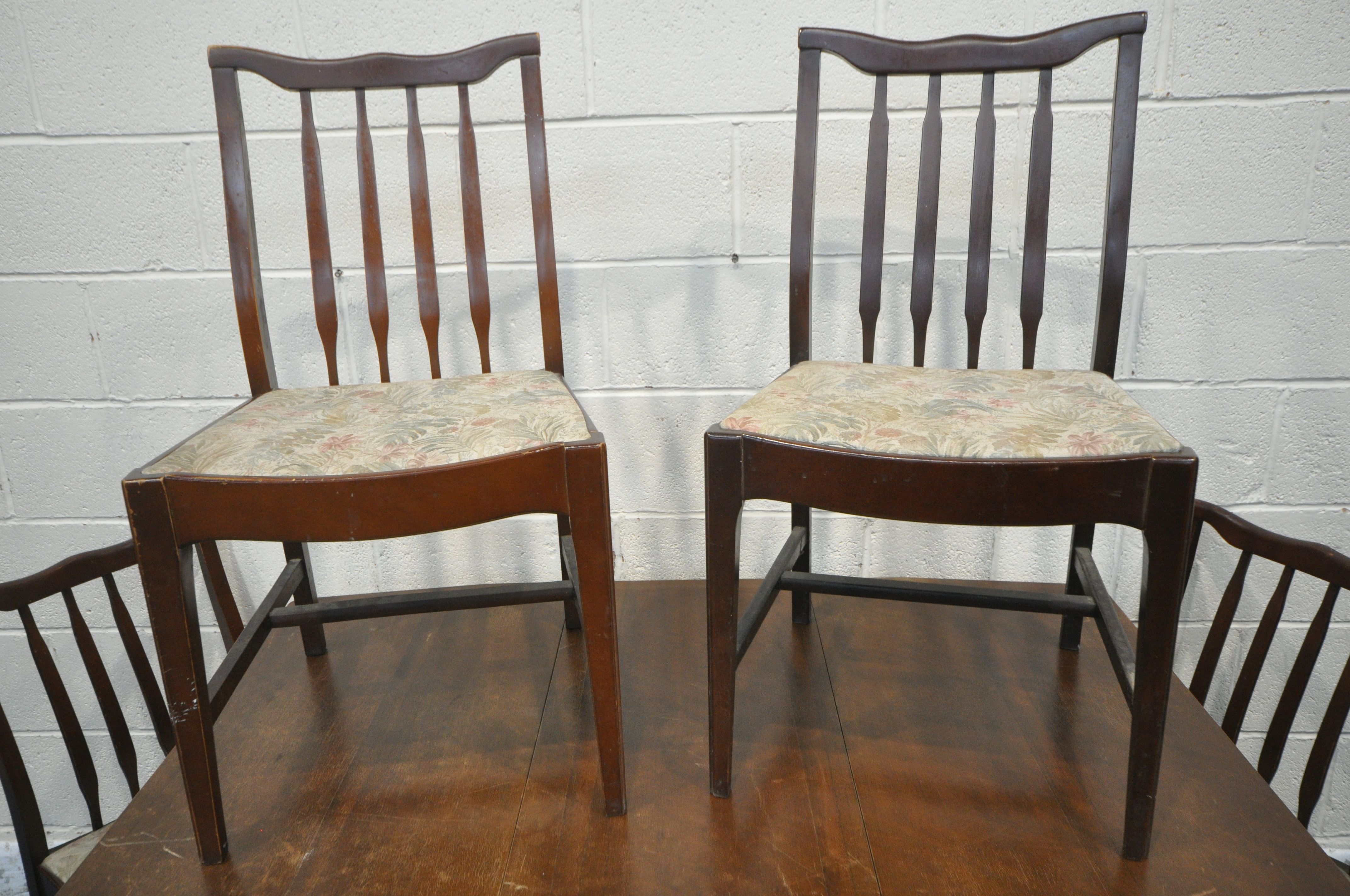 A MID CENTURY TEAK DROP LEAF TABLE, open width 136cm x closed width 43cm x depth 83cm x height 77cm, - Image 2 of 5