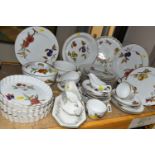 A QUANTITY OF ROYAL WORCESTER 'EVESHAM' DESIGN OVEN TO TABLEWARE, comprising three flan dishes, a