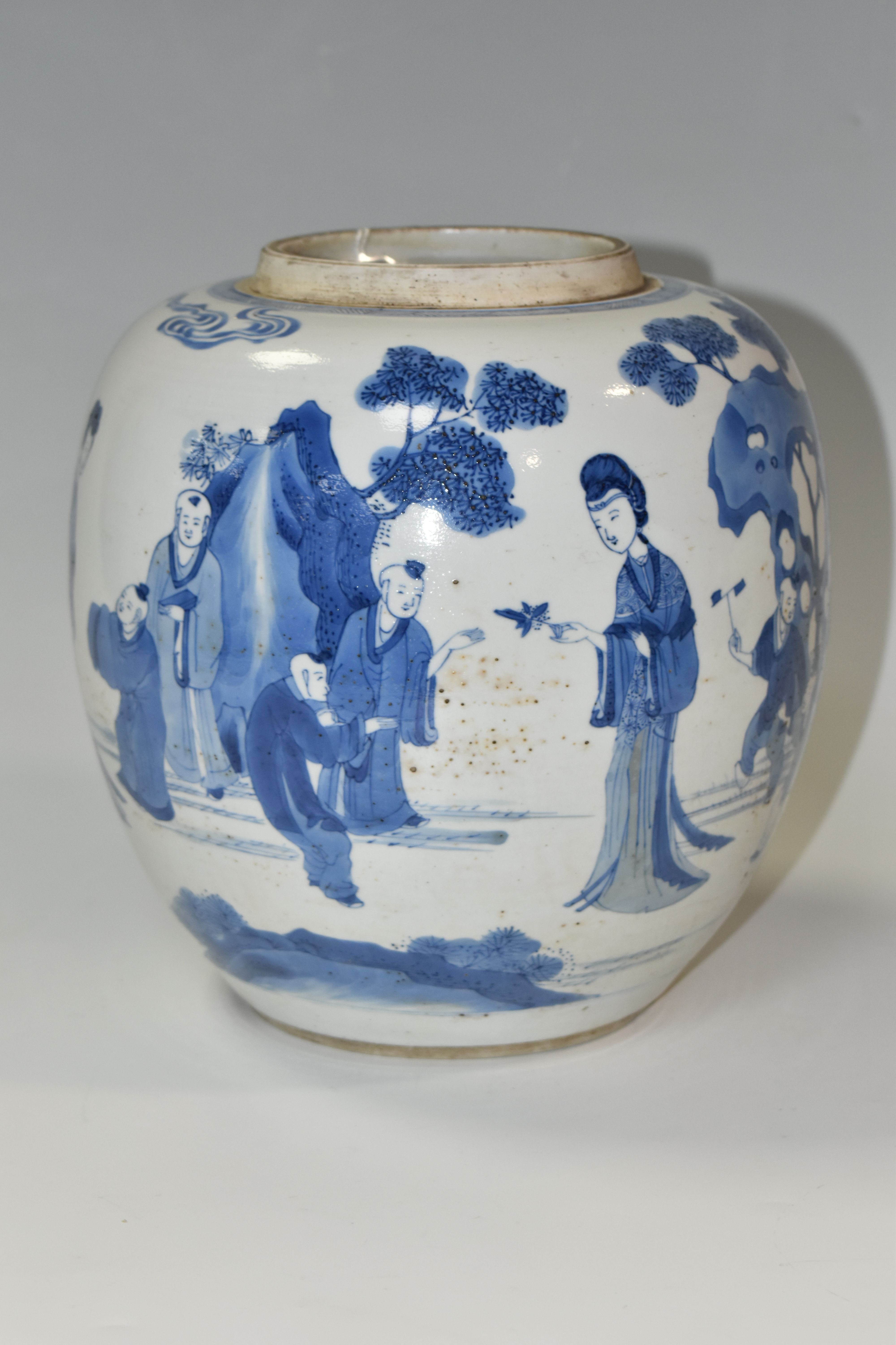 A 19TH CENTURY CHINESE PORCELAIN BLUE AND WHITE GINGER JAR WITH LEAF MARK TO BASE, decorated with - Image 3 of 9