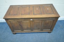 A 20TH CENTURY OAK PANELLED BLANKET CHEST, width 109cm x depth 50cm x height 67cm (condition report:
