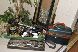 A BOX AND LOOSE METALWARE, TOOLS, SCREEN AND SUNDRY ITEMS, to include a brass inkwell on stand, a
