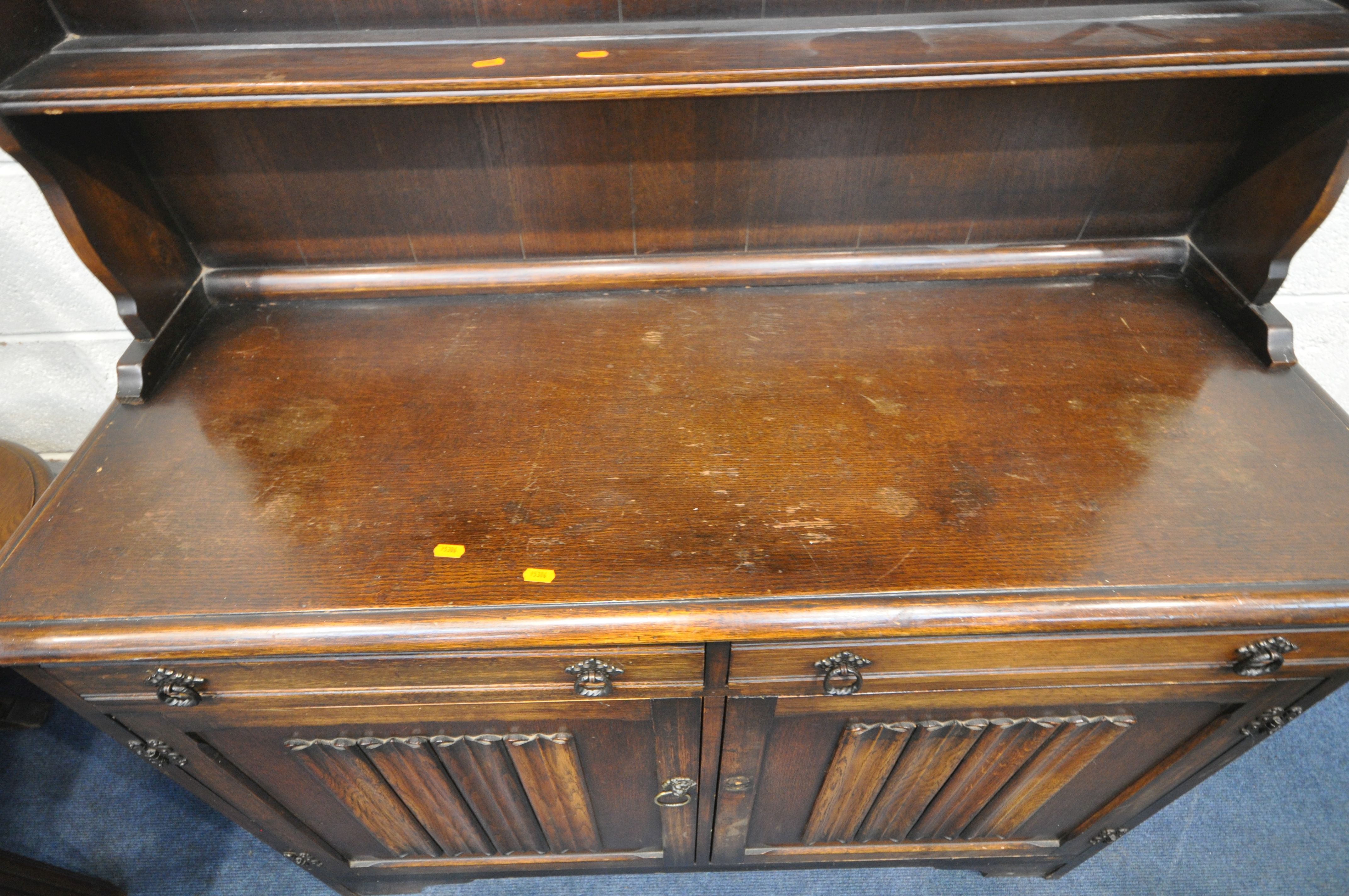 AN ART DECO OAK DROP LEAF TABLE, open width 146cm x closed width 35cm x depth 90cm x height 77cm, - Image 4 of 4