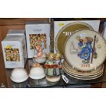 A GROUP OF BOXED GOEBEL 'HUMMEL' COLLECTOR'S PLATES AND GIFTWARE, comprising four boxed annual