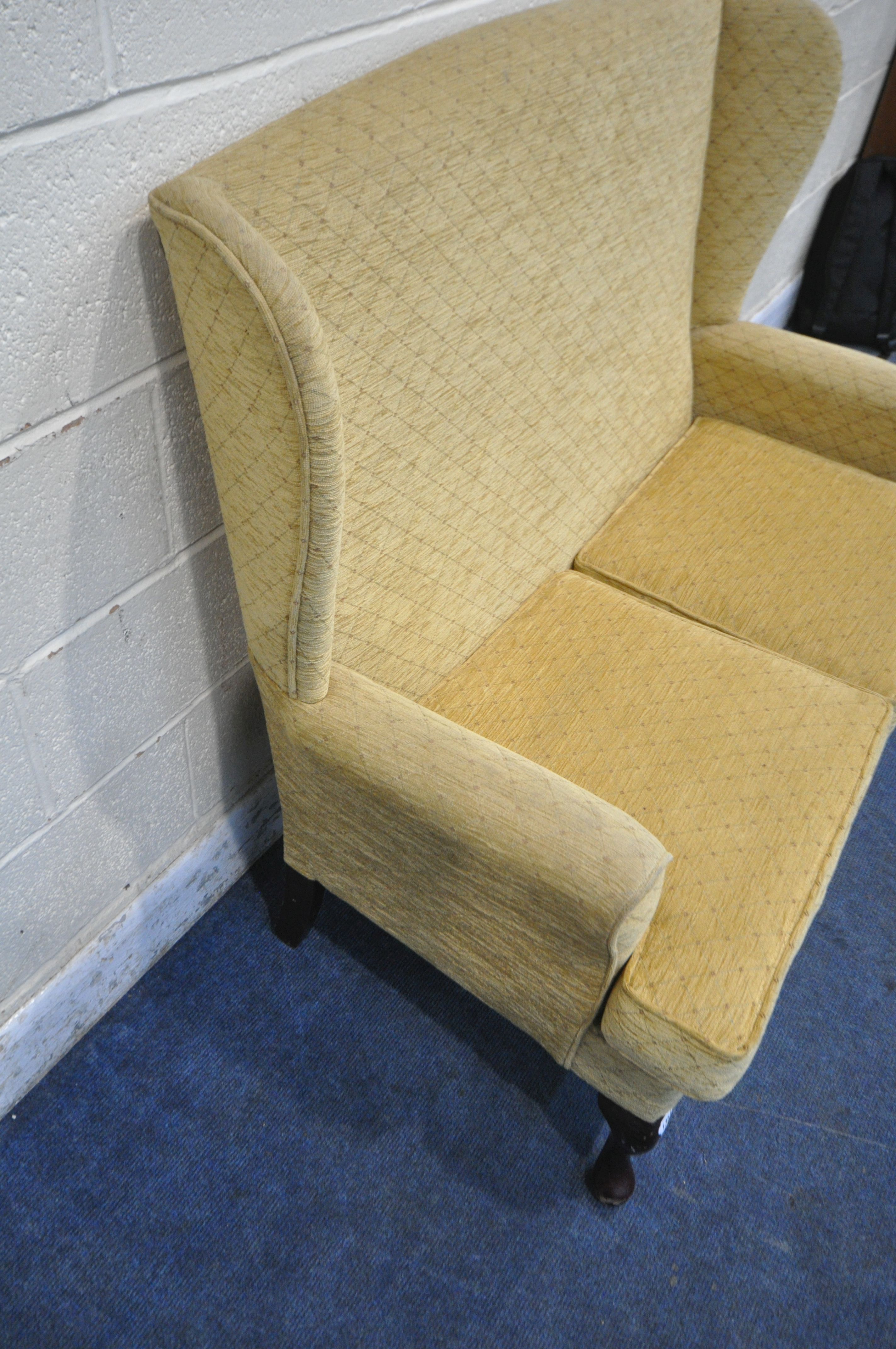 A REPRODUCTION WINGBACK TWO SEATER SOFA, on front cabriole legs, width 121cm x depth 73cm x height - Image 3 of 3