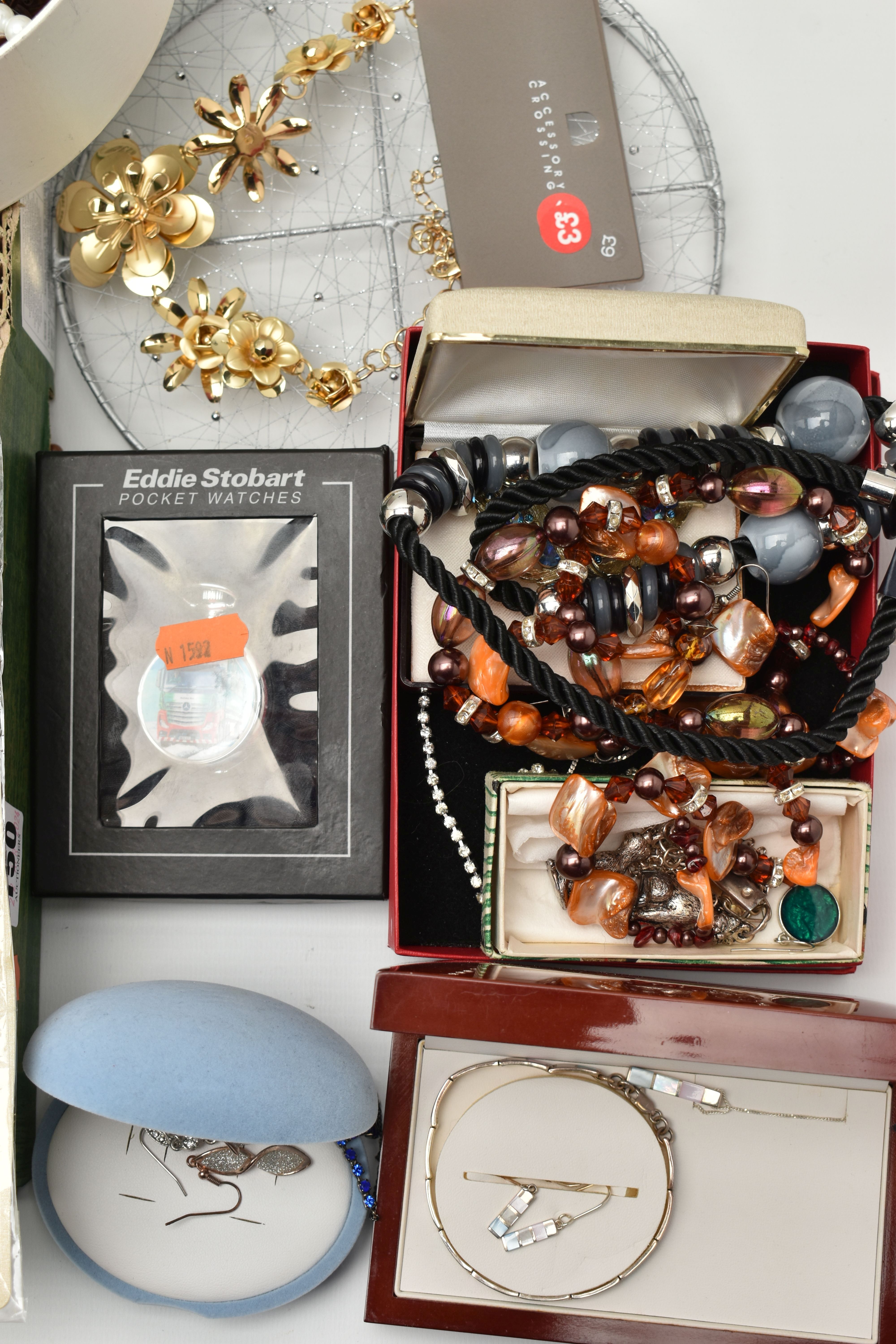 A BOX OF ASSORTED COSTUME JEWELLERY, to include two semi-precious gemstone chip bracelets, a blue - Image 2 of 8
