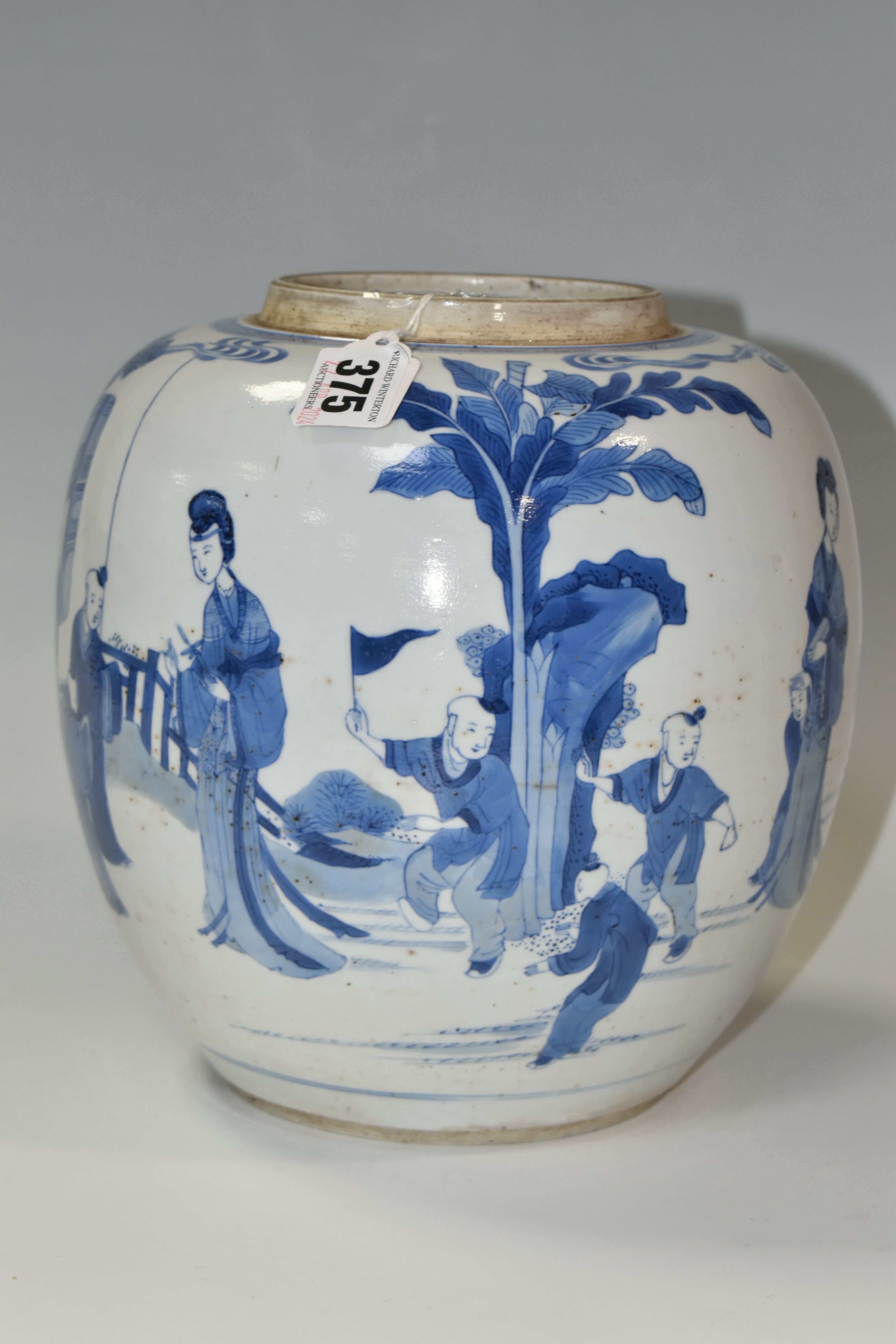 A 19TH CENTURY CHINESE PORCELAIN BLUE AND WHITE GINGER JAR WITH LEAF MARK TO BASE, decorated with - Image 5 of 9